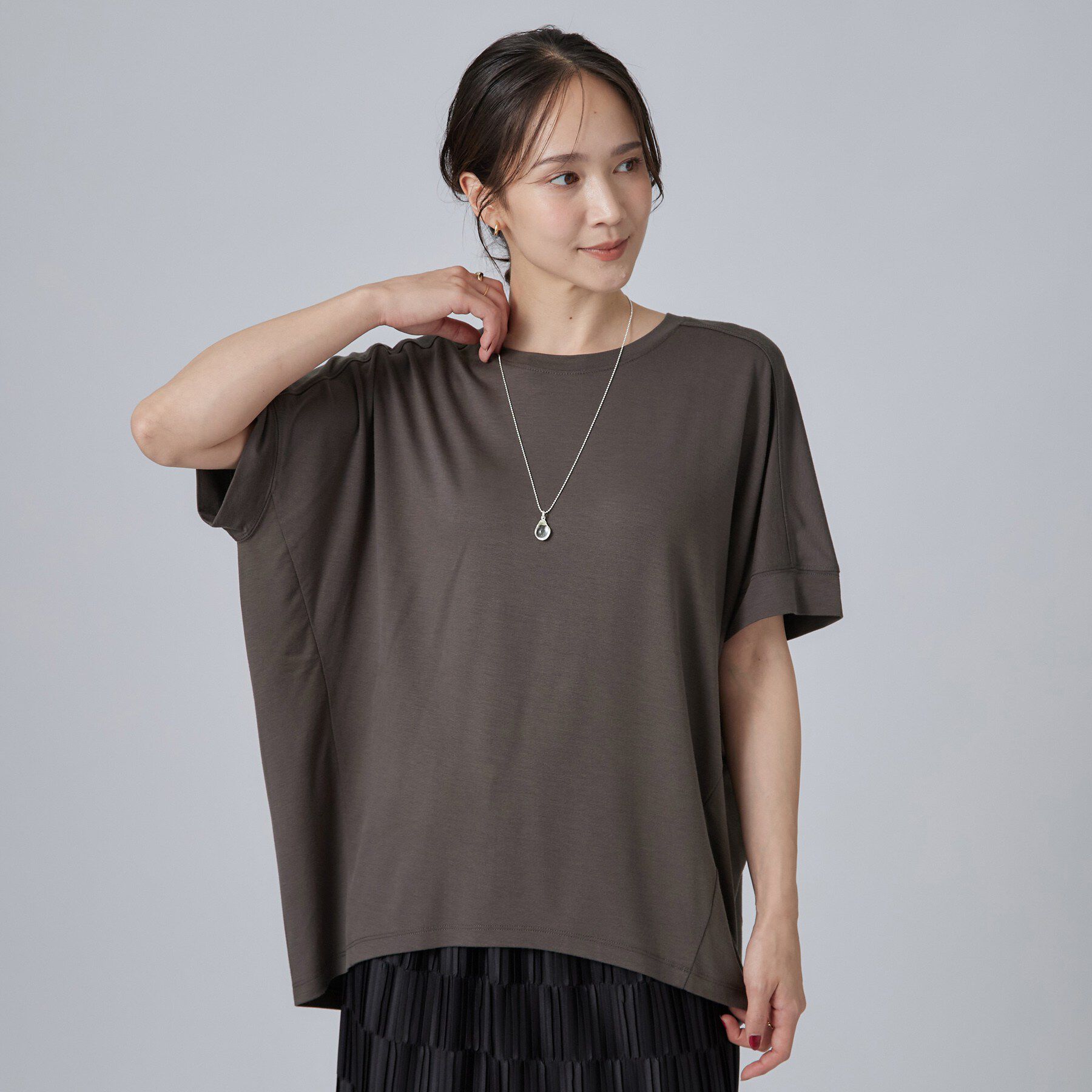 SHOO･LA･RUE「【ひんやり/UV/S-LL/体型カバー】ゆるっとインせず決まる ひやとろドルマンTシャツ」|Tシャツ・カットソー|