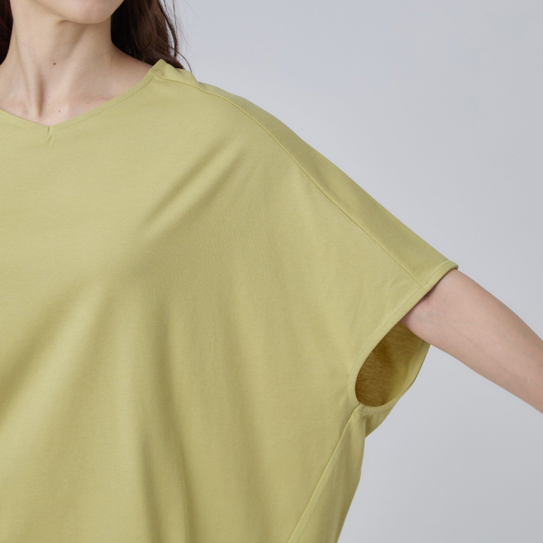 SHOO･LA･RUE「【洗濯機可/体型カバー】インせず着られる 上品見えのドルマントップス」|Tシャツ・カットソー|