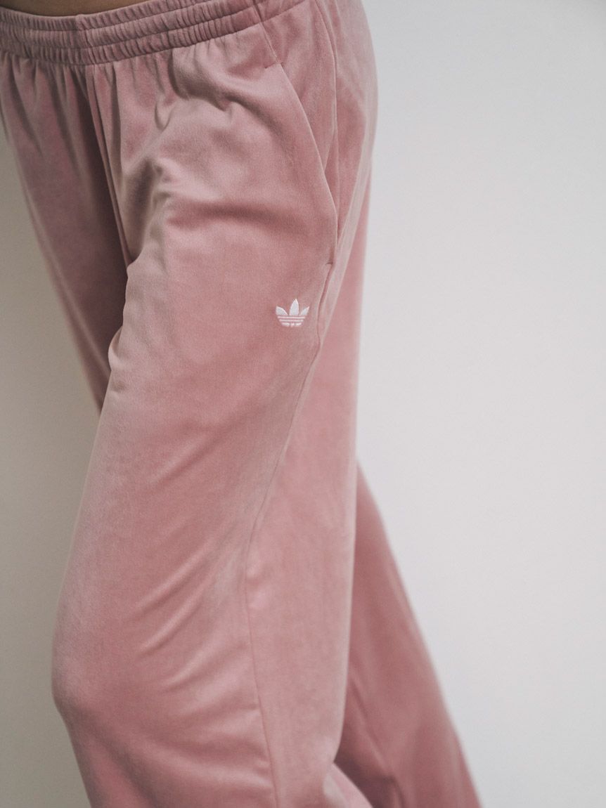SNIDEL「【adidas Originals】ESS VELOUR PANT /エッセンシャルズ ベロアパンツ」|チノ|