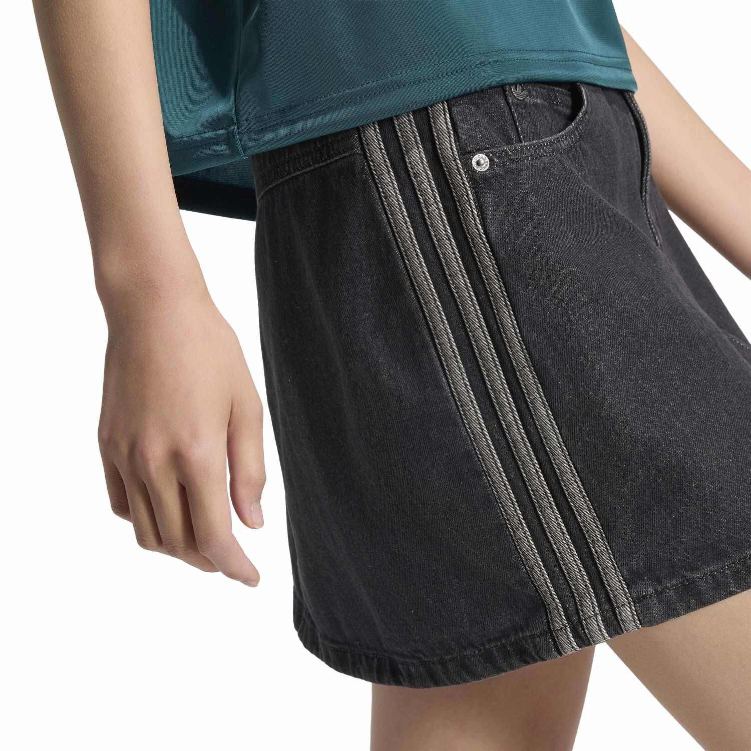 adidas「【ADIDAS ｳｪｱ】W 3STRIPES DENIM MINI SKIRT」|スカート|