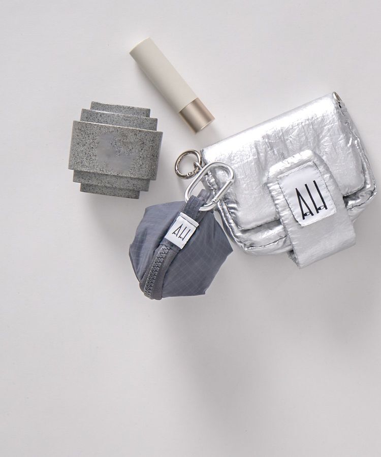 AMERICAN HOLIC「【ホリホリ】リップルキューブポーチチャーム」|その他|Charcoal Gray