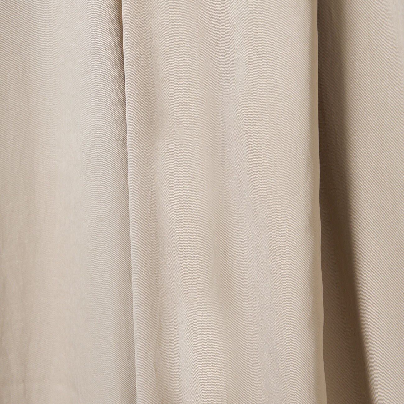 HELIOPOLE「HELIOPOLE SILKY TWILL TUCK STRAIGHT PANTS」|チノ|