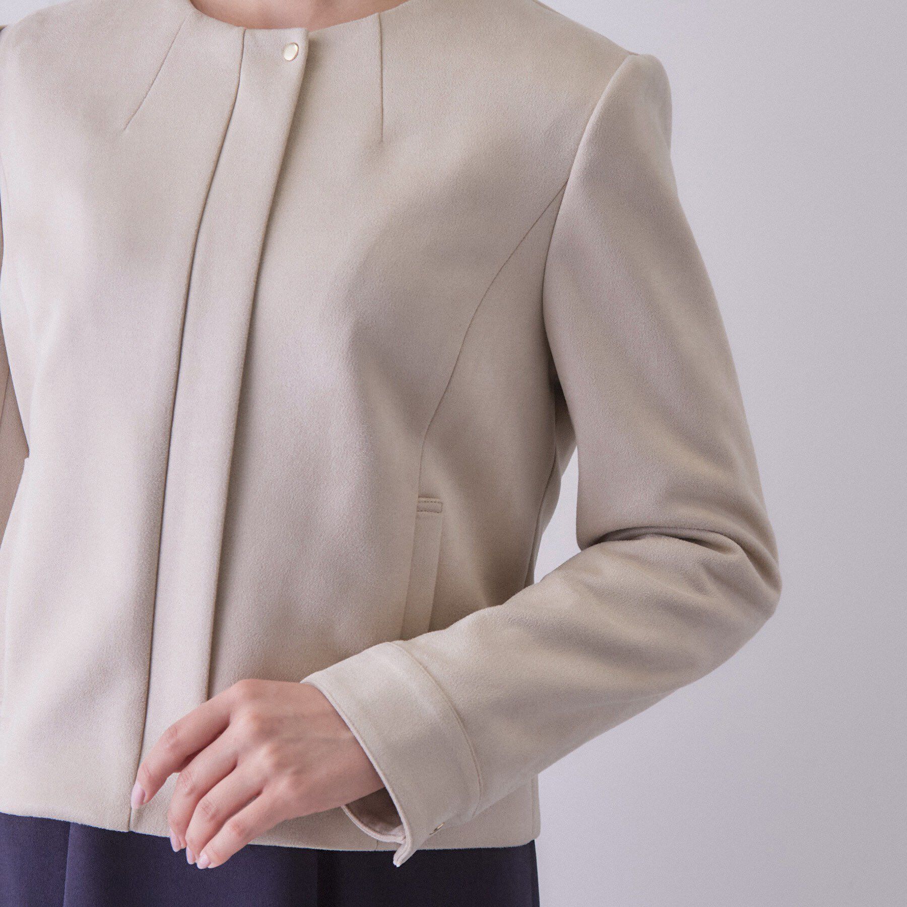 index「【洗える】レザー調／スウェード風ノーカラーブルゾン」|ブルゾン・スタジャン|