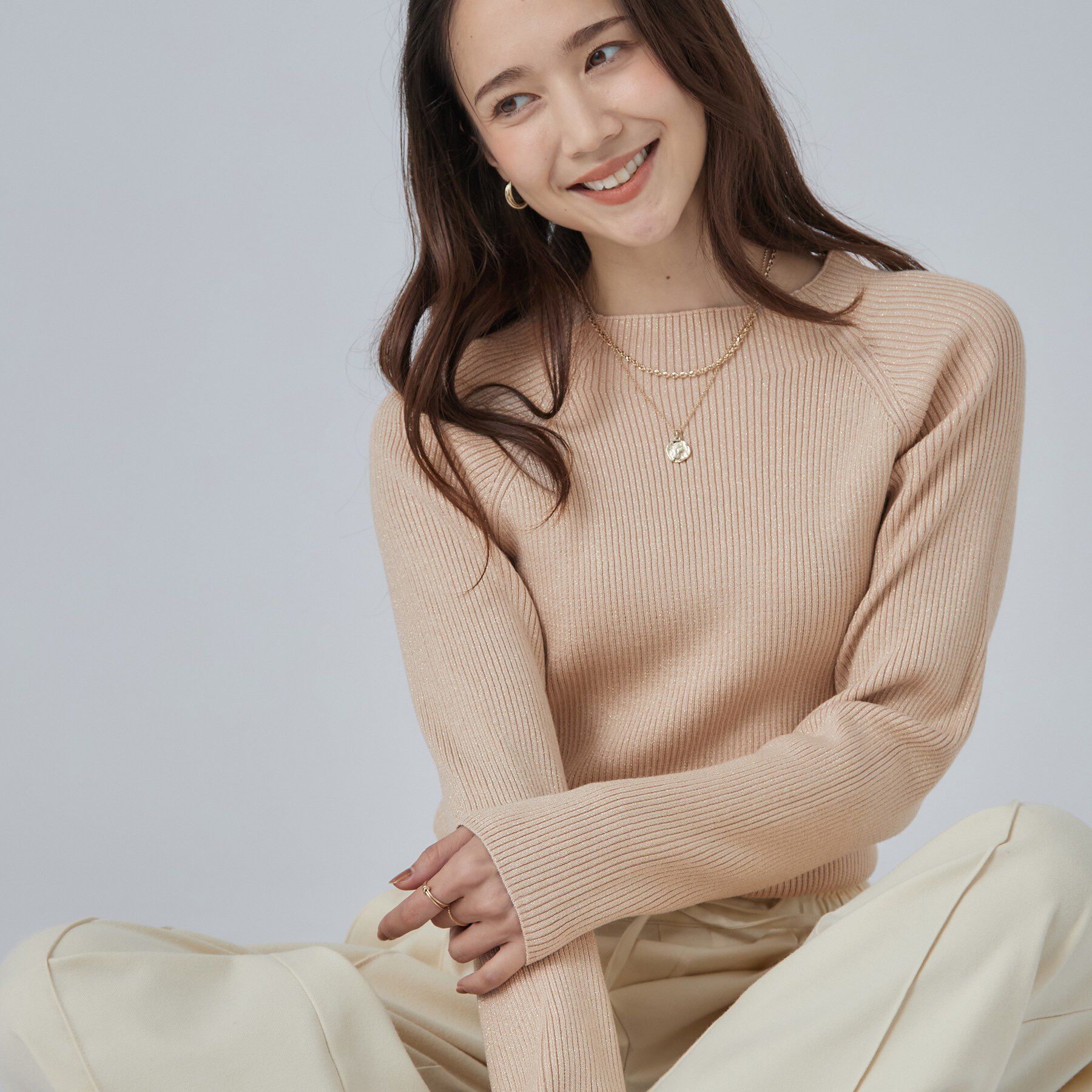 SHOO･LA･RUE「【絶妙なゆるピタ/S-LL/洗濯機可】華やかシャイニーラメハイネックニット」|ニット・セーター|ピンクベージュ(85