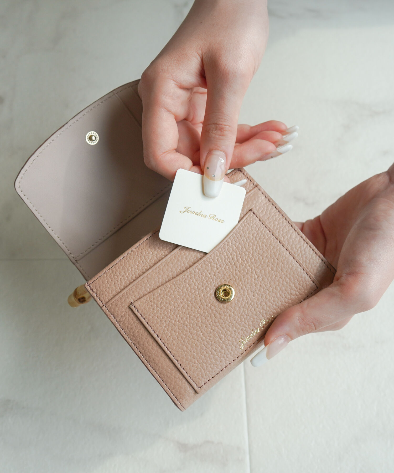 Jewelna Rose「Jewelna Rose フォリー・ウォレット 本革 二つ折り財布 15146」|財布|