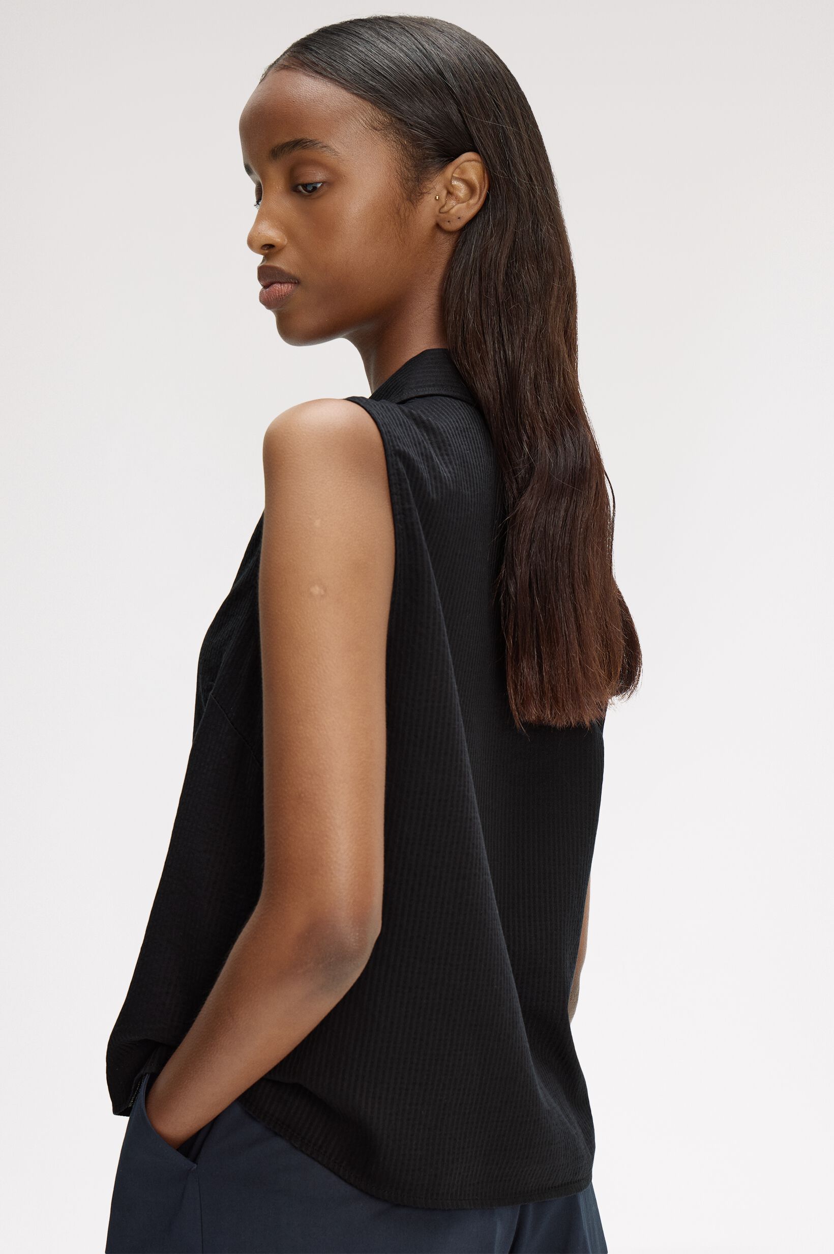FRED PERRY 「Sheer Stripe Sleeveless Shirt／シアーストライプノースリーブシャツ」|シャツ・ブラウス|