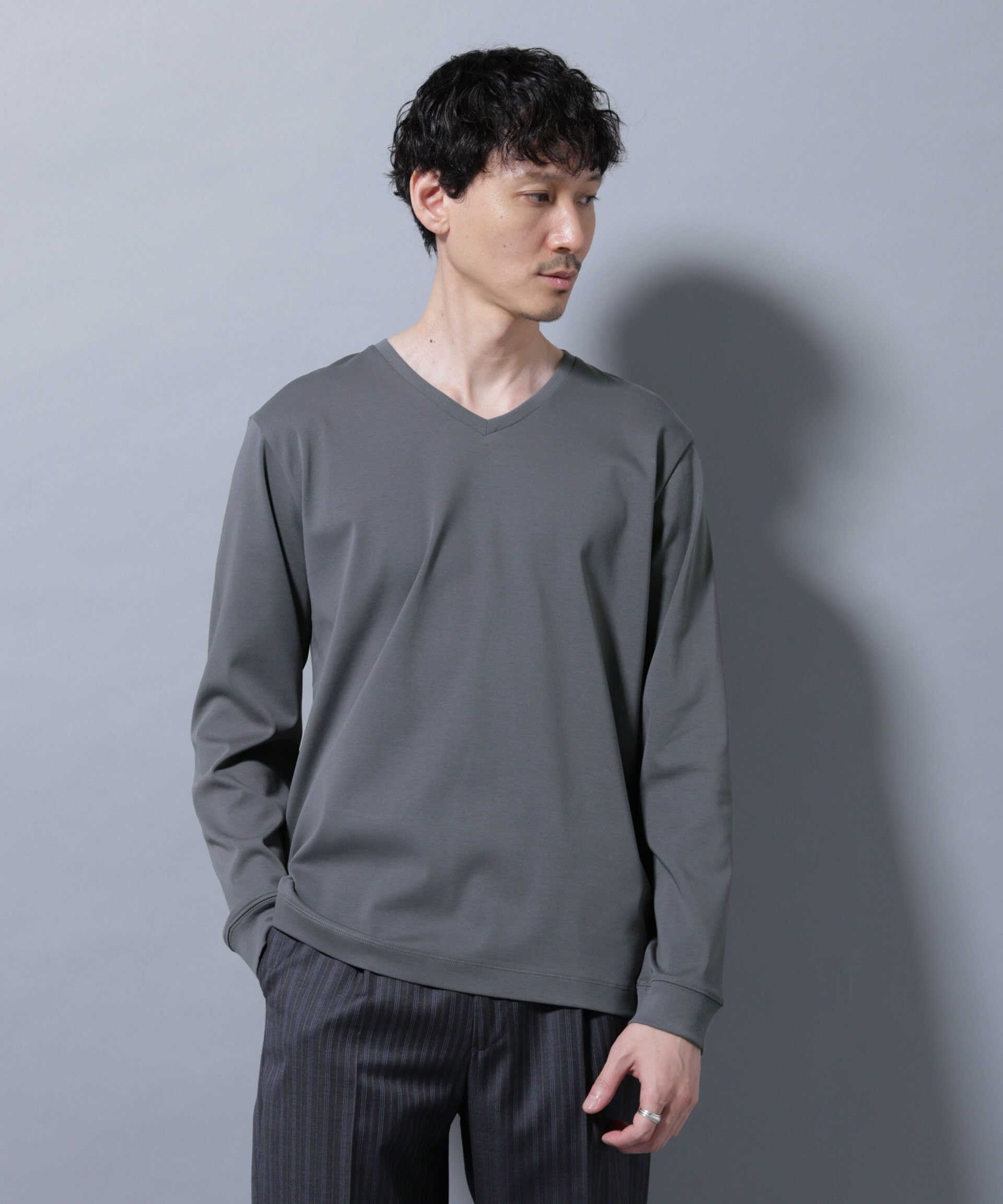 nano･universe「アンチスメルVネックTシャツ 長袖」|Tシャツ・カットソー|チャコール3