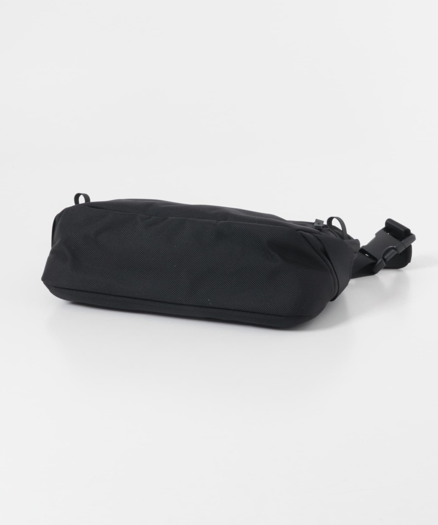 URBAN RESEARCH「AER　DAY SLING 4 MAX」|ショルダー・メッセンジャー|