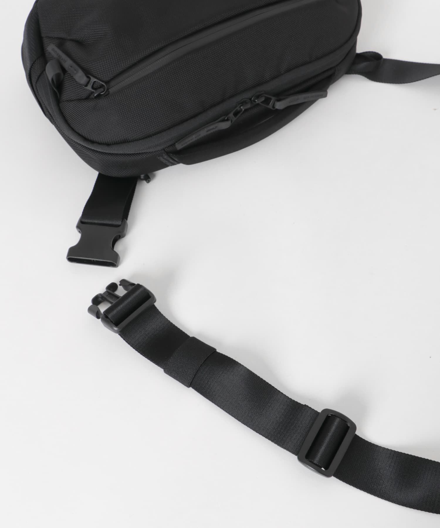 URBAN RESEARCH「AER　DAY SLING 4 MAX」|ショルダー・メッセンジャー|