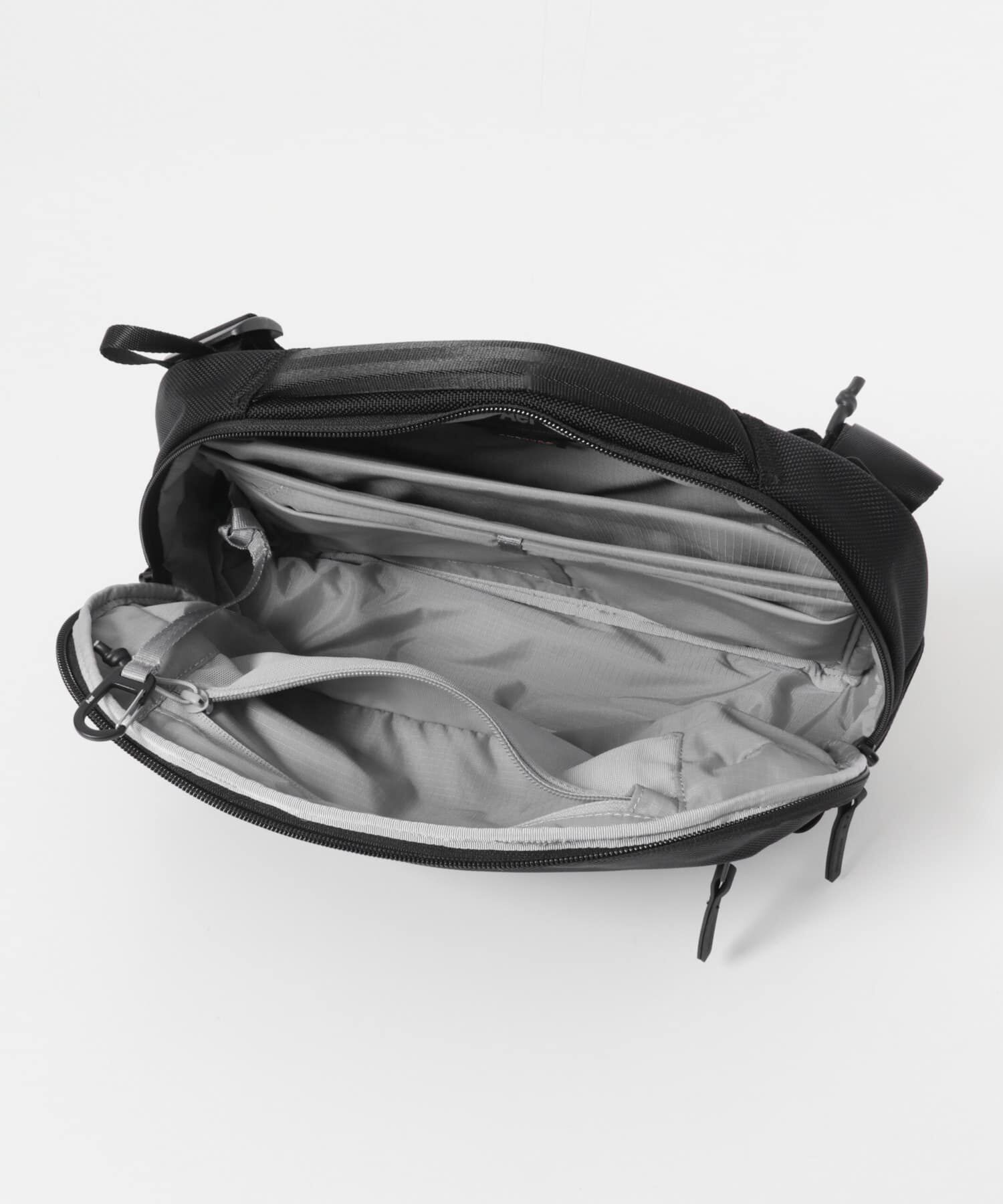 URBAN RESEARCH「AER　DAY SLING 4 MAX」|ショルダー・メッセンジャー|
