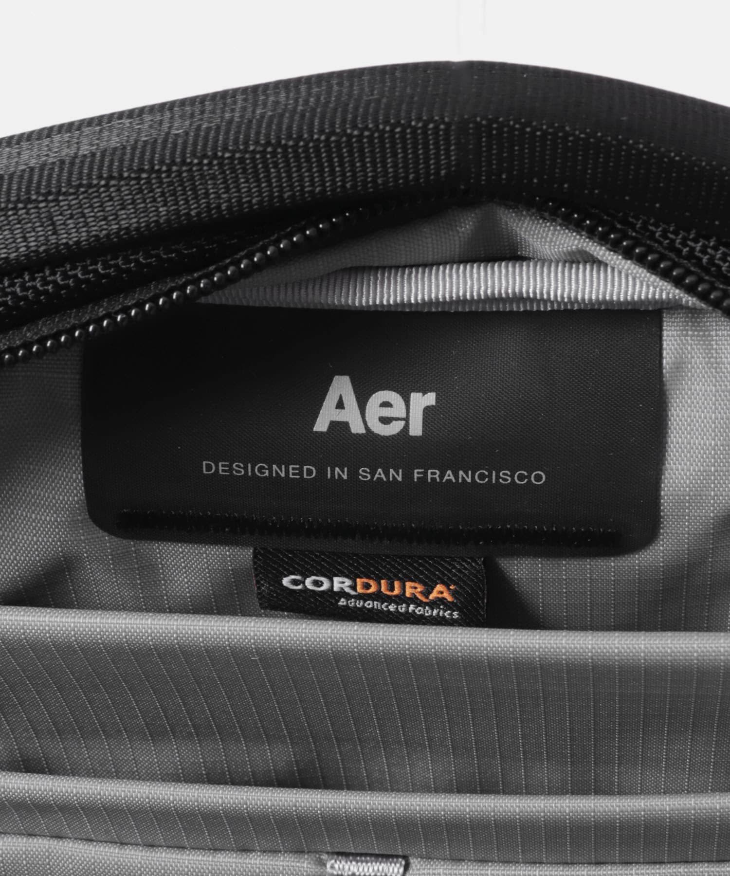 URBAN RESEARCH「AER　DAY SLING 4 MAX」|ショルダー・メッセンジャー|