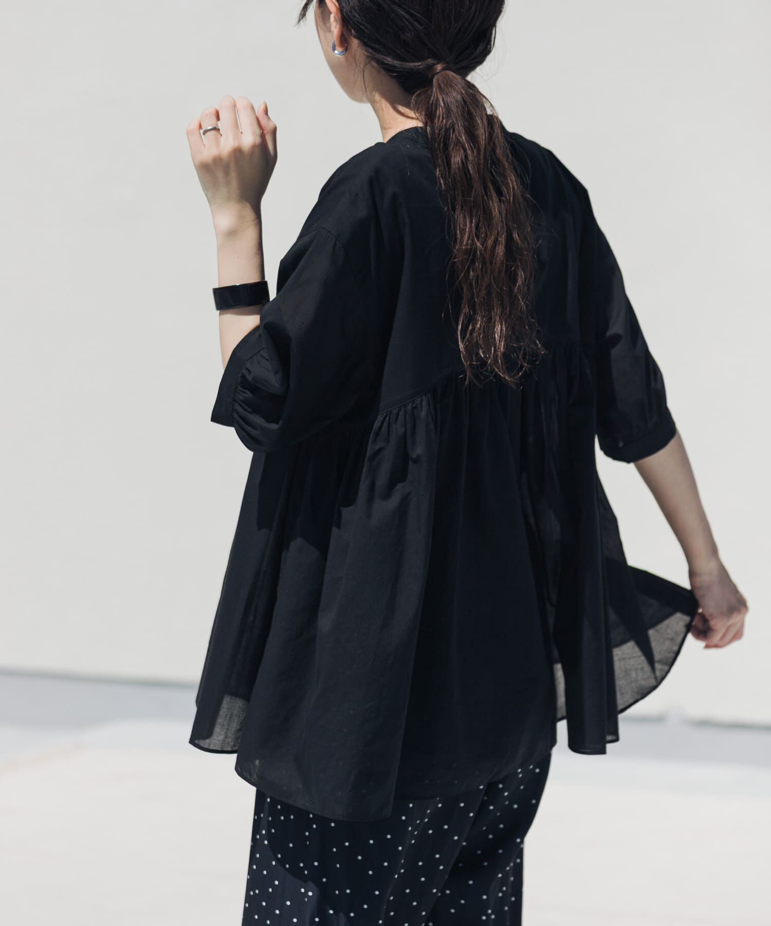 URBAN RESEARCH DOORS「コットンボイル切替ギャザーブラウス」|シャツ・ブラウス|