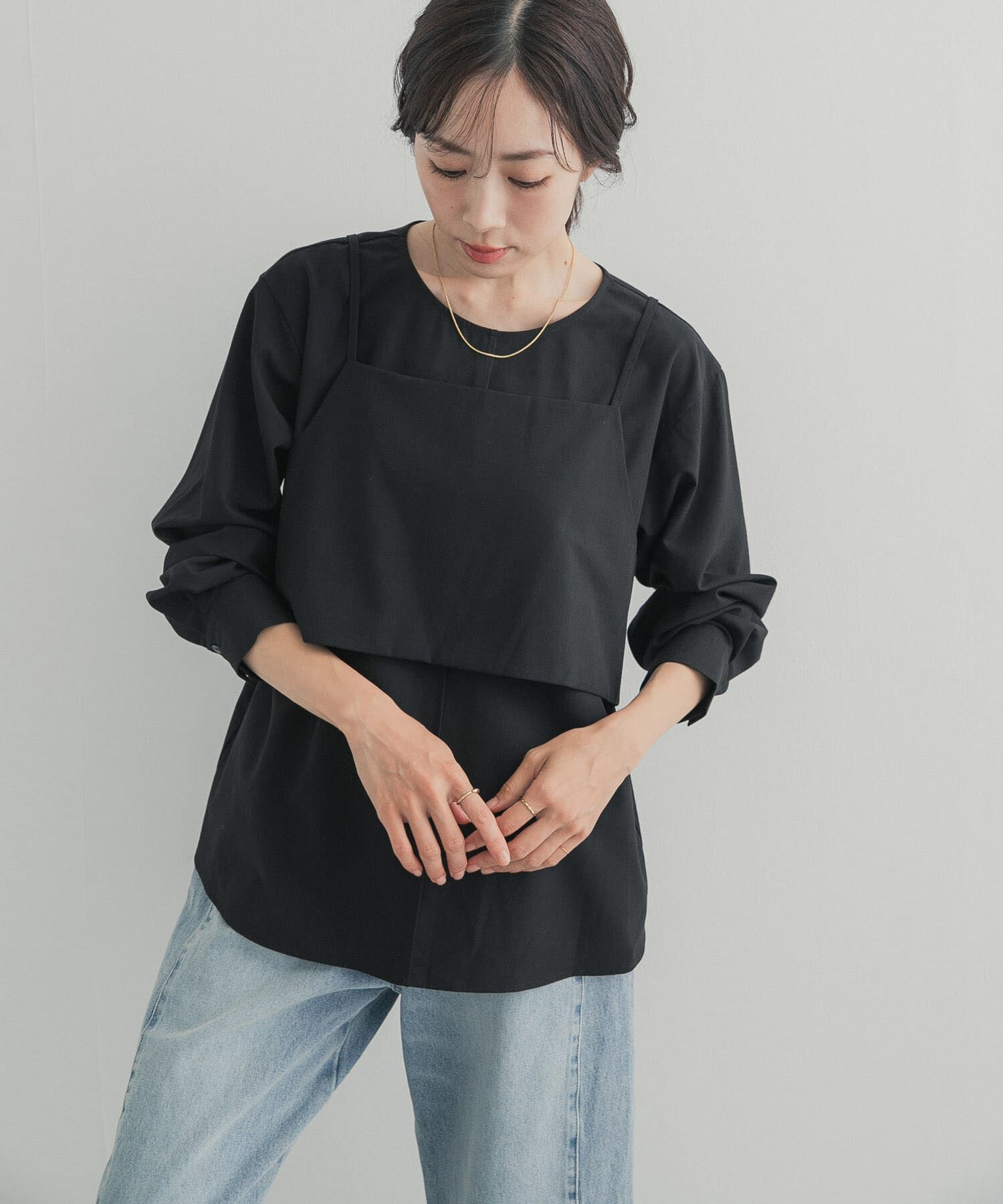 URBAN RESEARCH DOORS「『一部WEB限定カラー』キャミレイヤードブラウス」|シャツ・ブラウス|ブラック