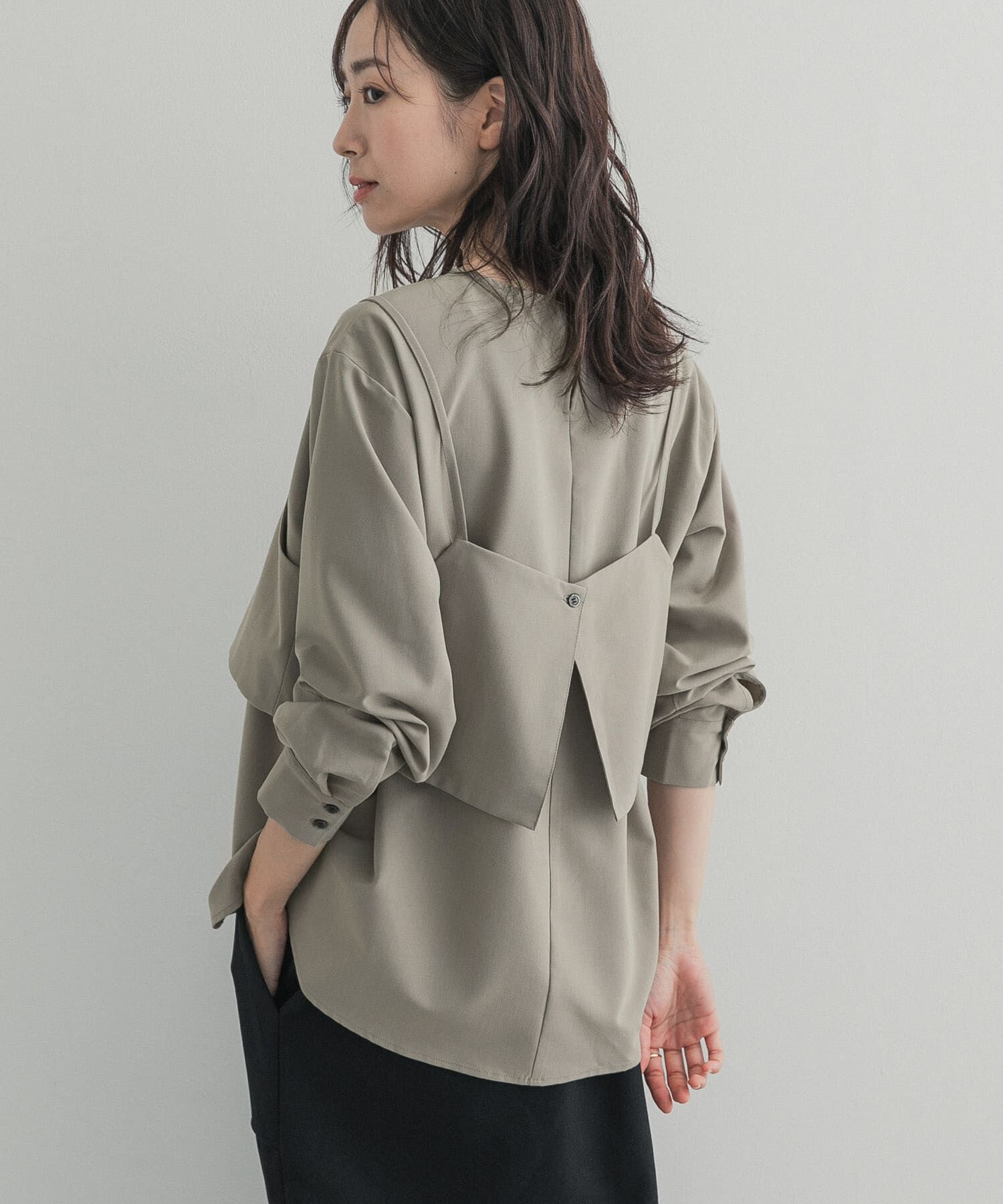 URBAN RESEARCH DOORS「『一部WEB限定カラー』キャミレイヤードブラウス」|シャツ・ブラウス|