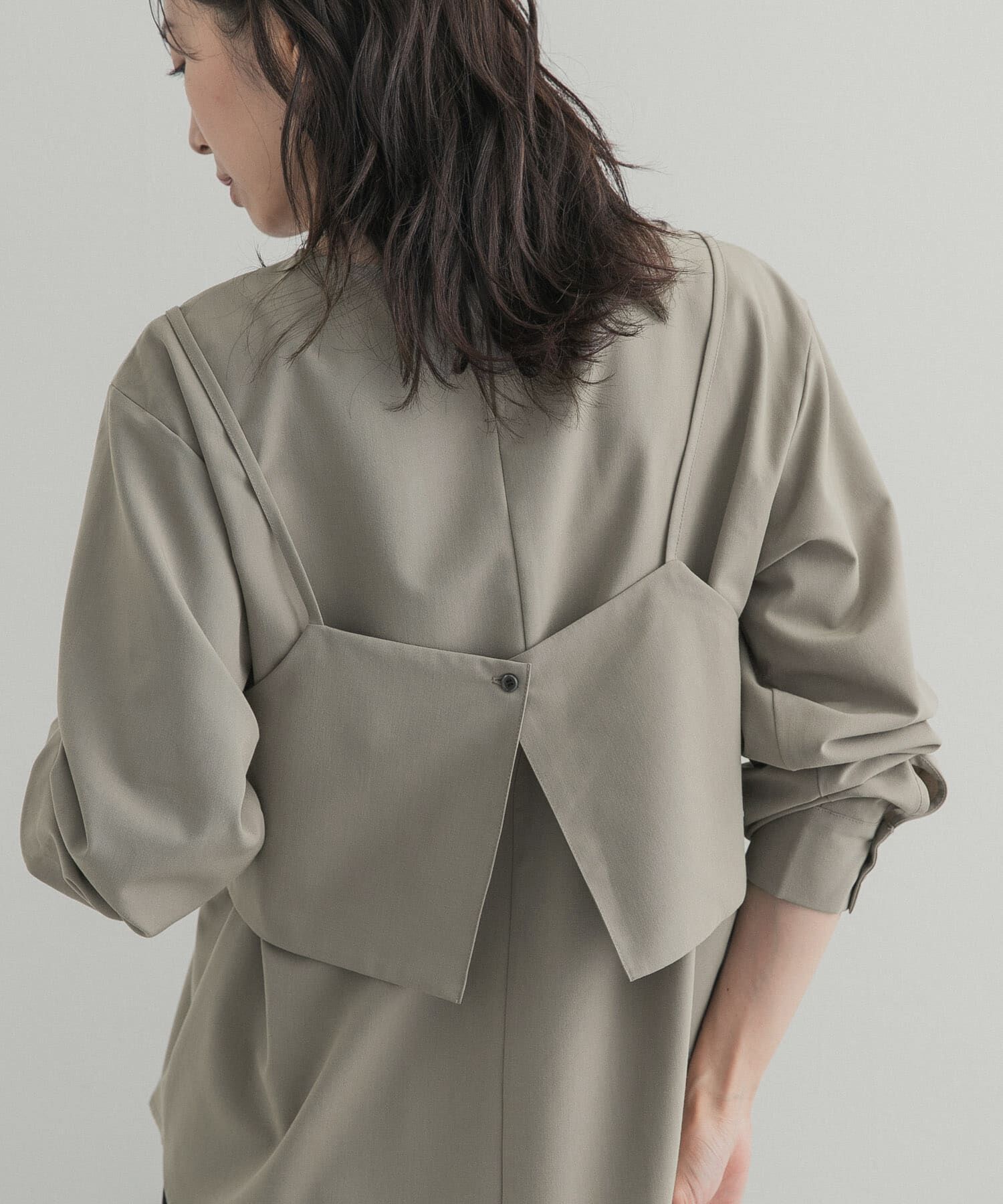 URBAN RESEARCH DOORS「『一部WEB限定カラー』キャミレイヤードブラウス」|シャツ・ブラウス|