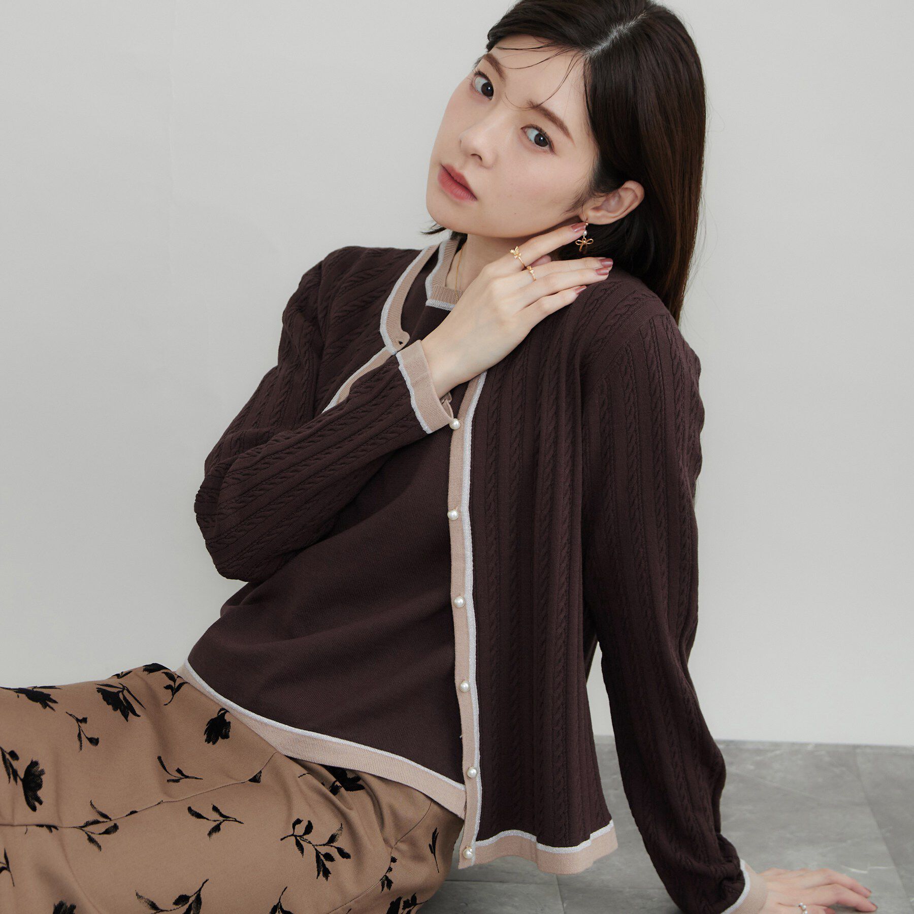 Couture broach「【立体編みが上品・アンサンブル可】ラメ配色 ケーブルカーディガン」|カーディガン|ブラウン(543)