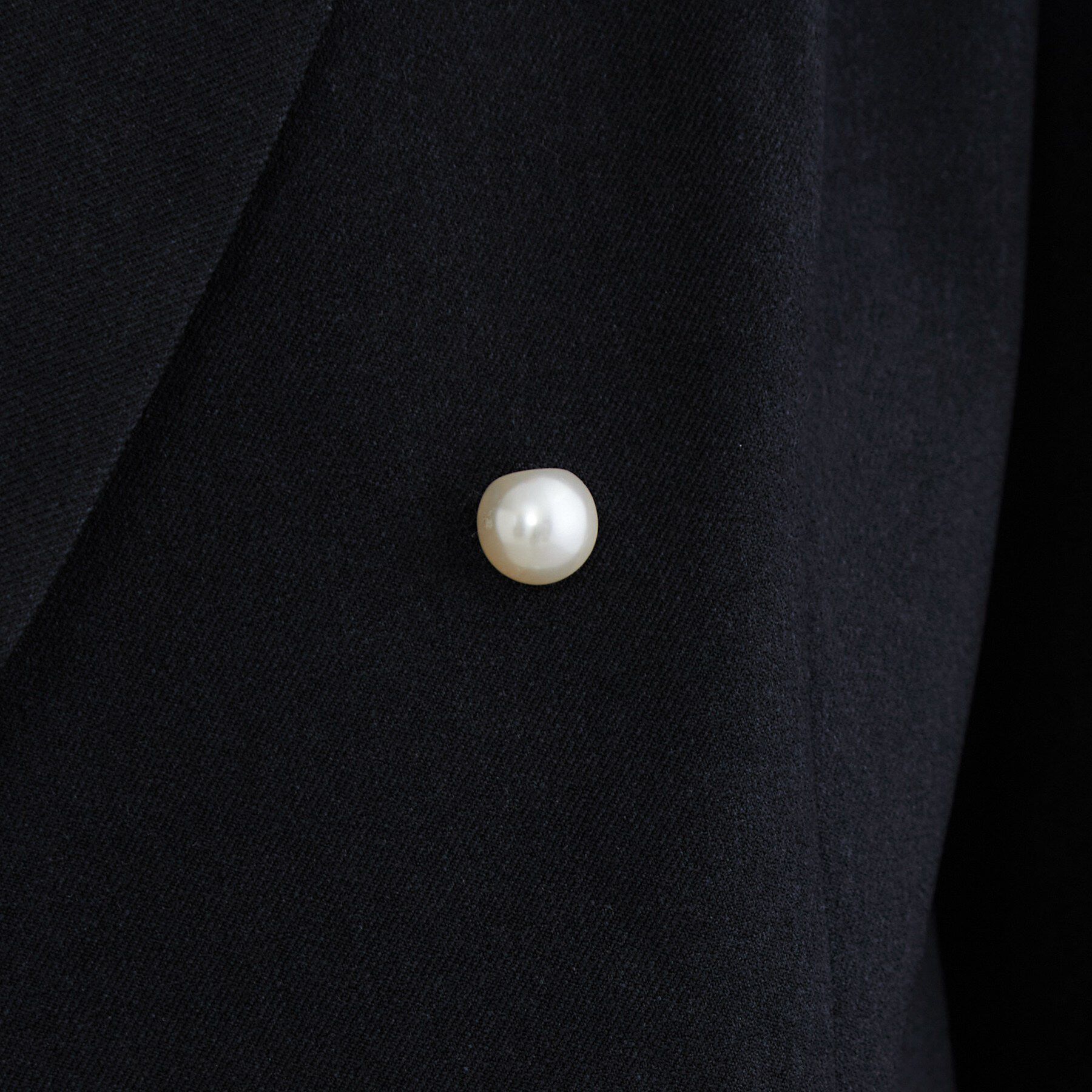 Couture broach「【毛玉になりにくい・イージーケア・セットアップ可】パール風釦テーラードジャケット」|テーラードジャケット|