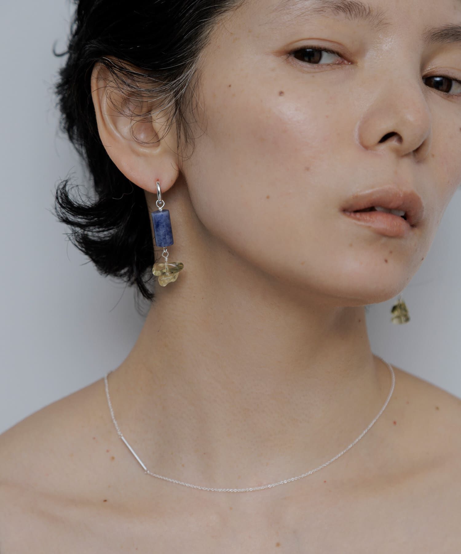 SMELLY「SMELLY so&rsquo;　sodalite cylinder pierce」|ピアス|