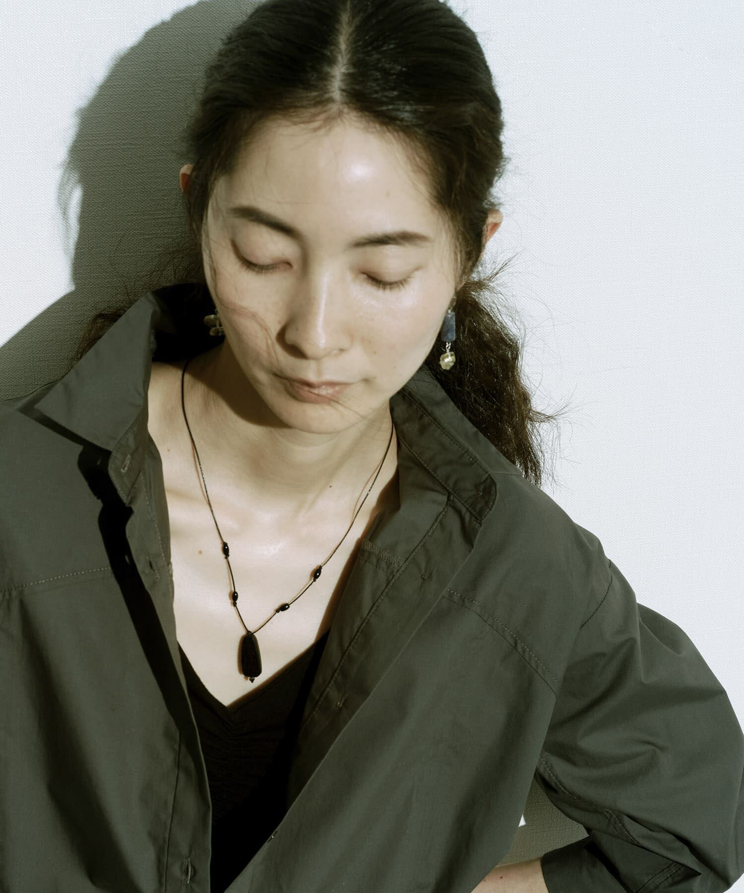 SMELLY「SMELLY so&rsquo;　sodalite cylinder pierce」|ピアス|