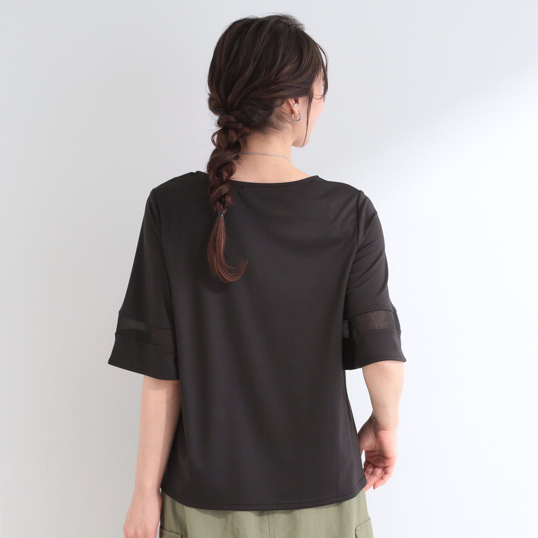 SHOO･LA･RUE「【洗濯機後しわになりにくい/S-LL】お袖のシアーで抜け感プラス 二の腕隠せるフレアスリーブトップス」|Tシャツ・カットソー|