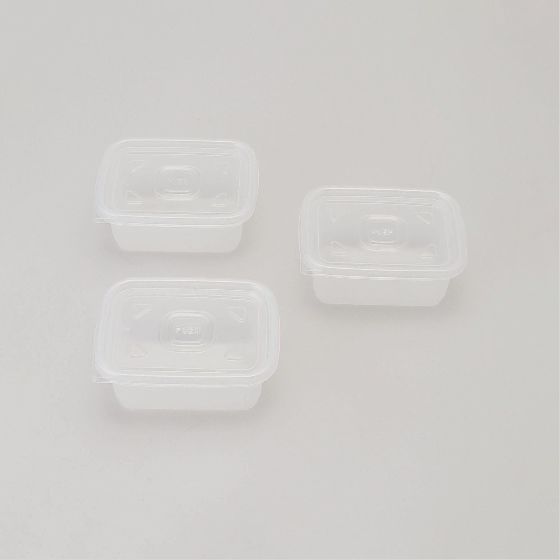212 KITCHEN STORE「水も匂いも漏れない保存容器ギュッと密閉くん 750ml&times;3個」|食器・キッチングッズ|