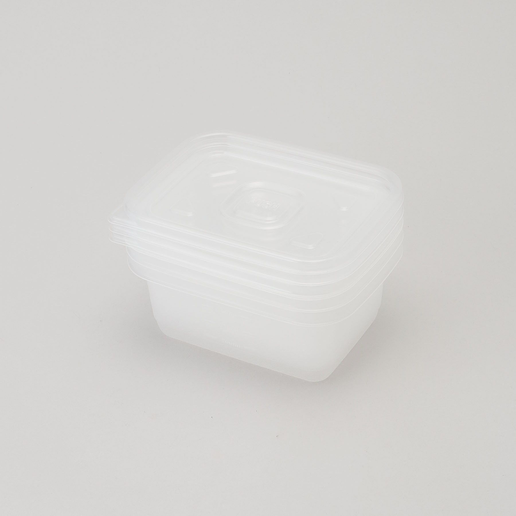 212 KITCHEN STORE「水も匂いも漏れない保存容器ギュッと密閉くん 750ml&times;3個」|食器・キッチングッズ|