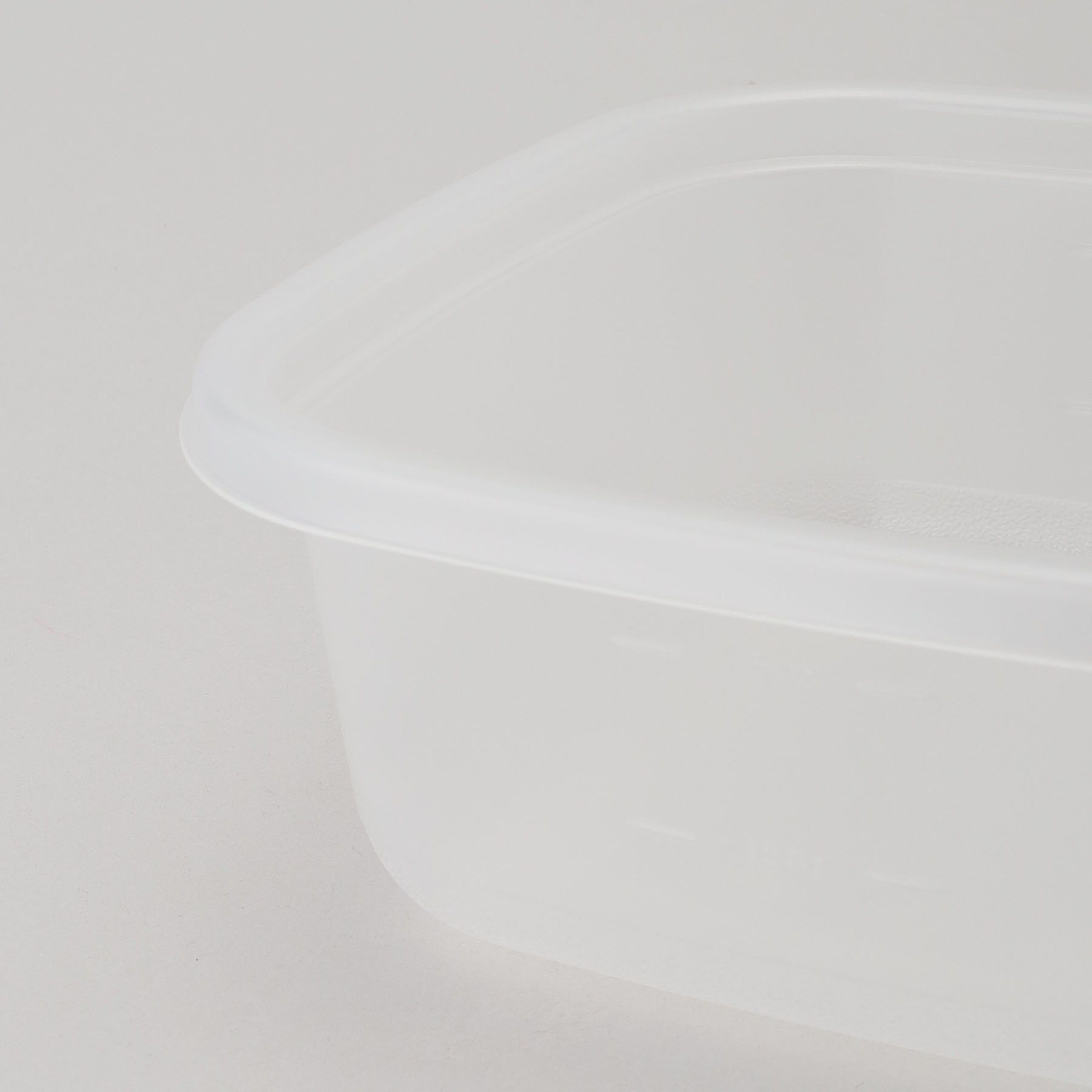 212 KITCHEN STORE「水も匂いも漏れない保存容器ギュッと密閉くん 1200ml&times;3個」|食器・キッチングッズ|