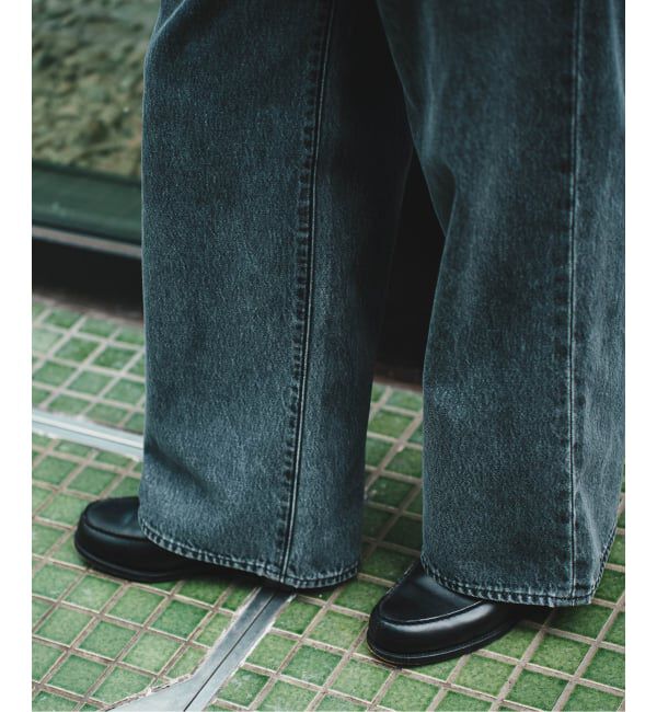 EDIFICE「Levi&rsquo;s(リーバイス) 別注 Baggy Wide Leg デニムパンツ ASH BLACK（L30）」|デニム|