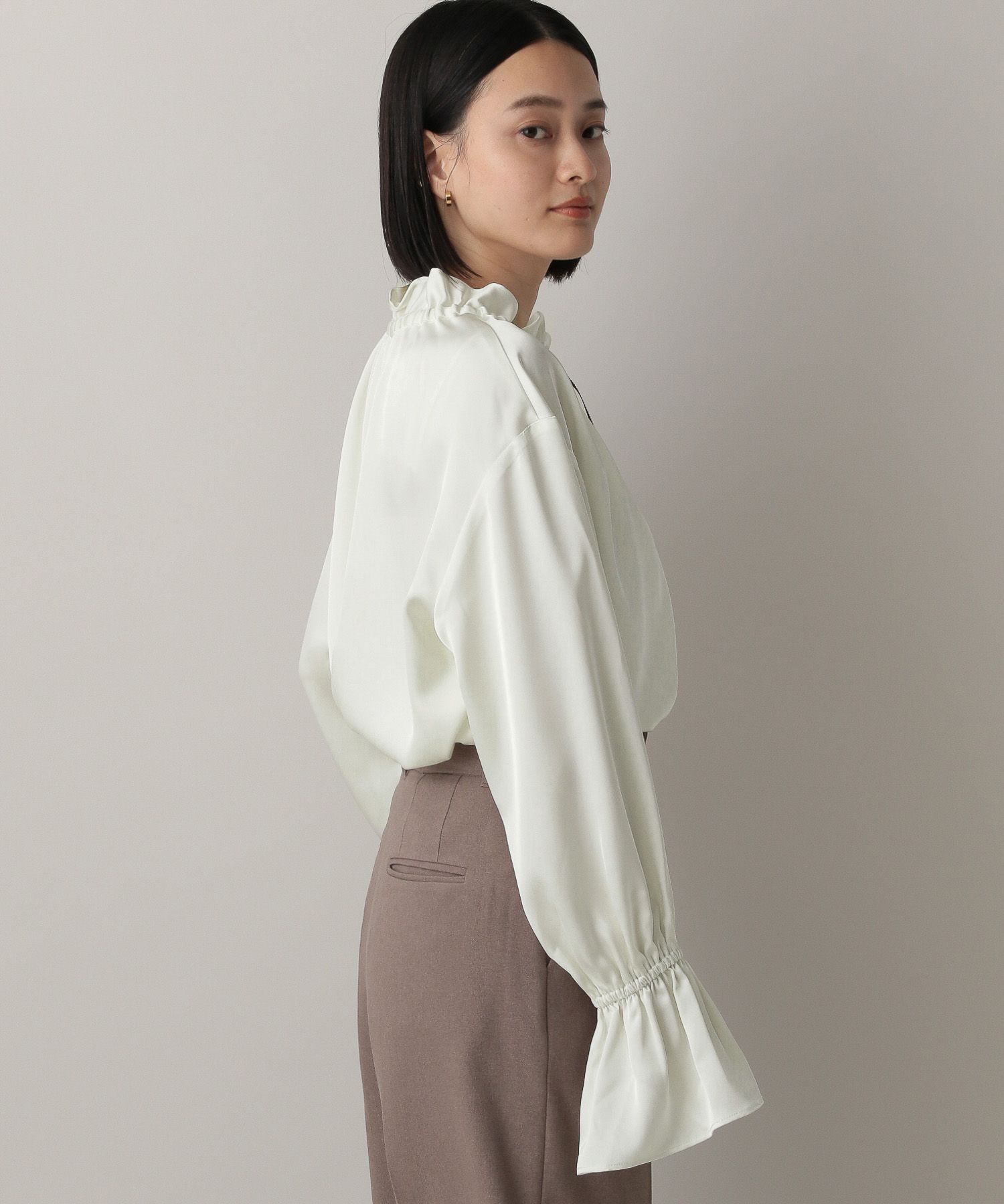 A part by 「【OUTLET】フリルネックリボンブラウス」|シャツ・ブラウス|