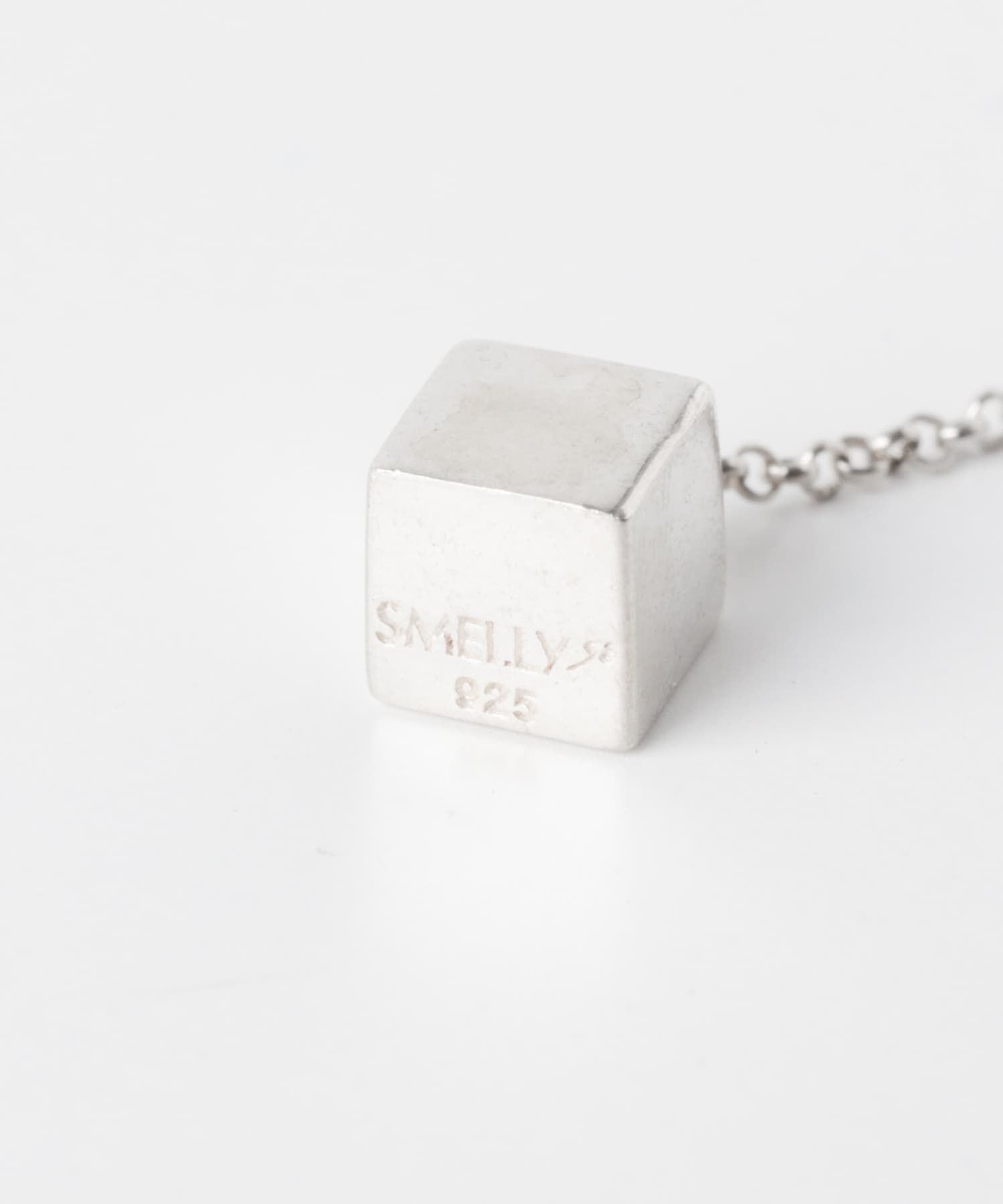 SMELLY「SMELLY so　cube chain  pierce」|ピアス|