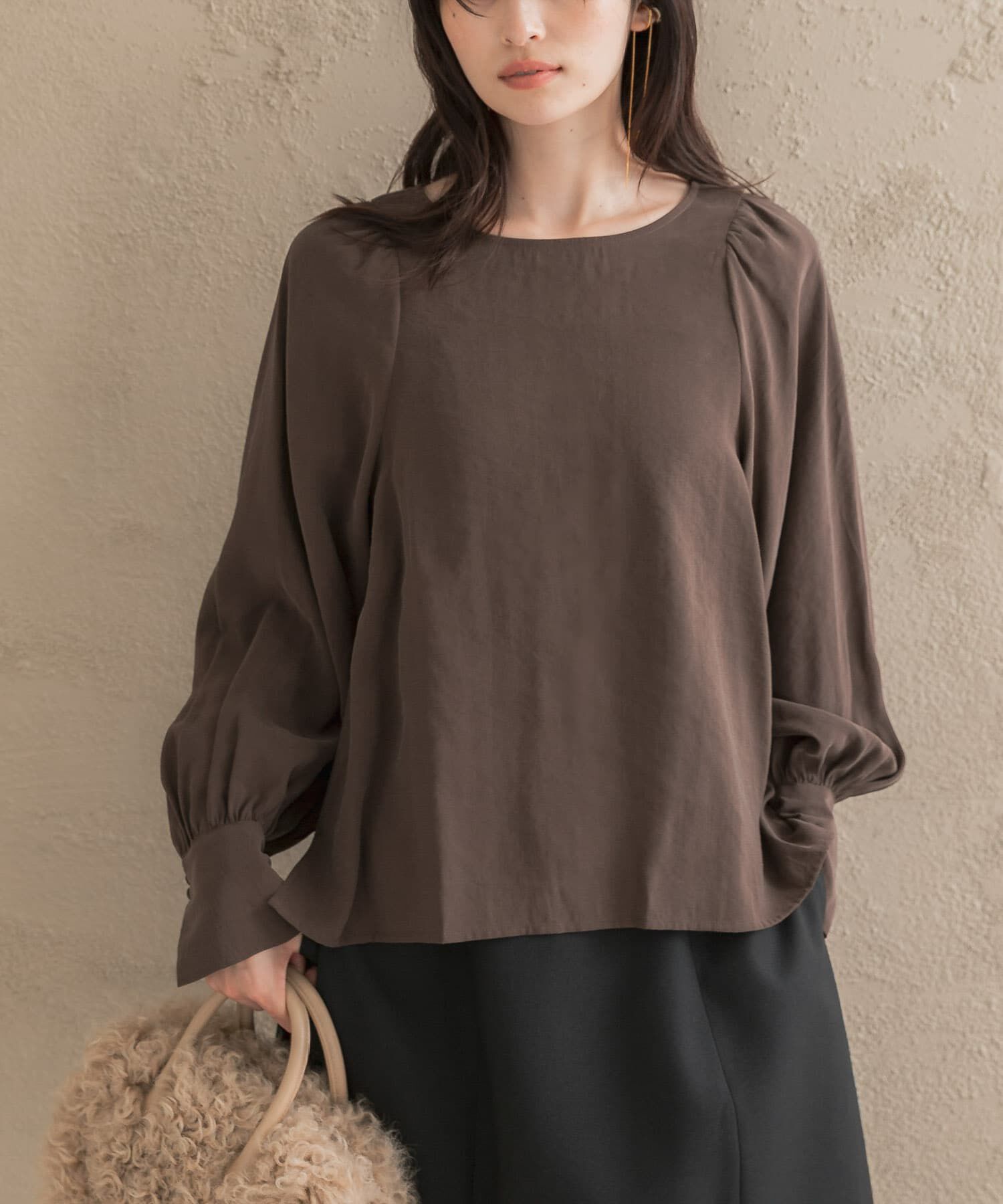 URBAN RESEARCH ROSSO「『WEB/一部店舗限定』ギャザーショルダーバックリボンブラウス」|シャツ・ブラウス|