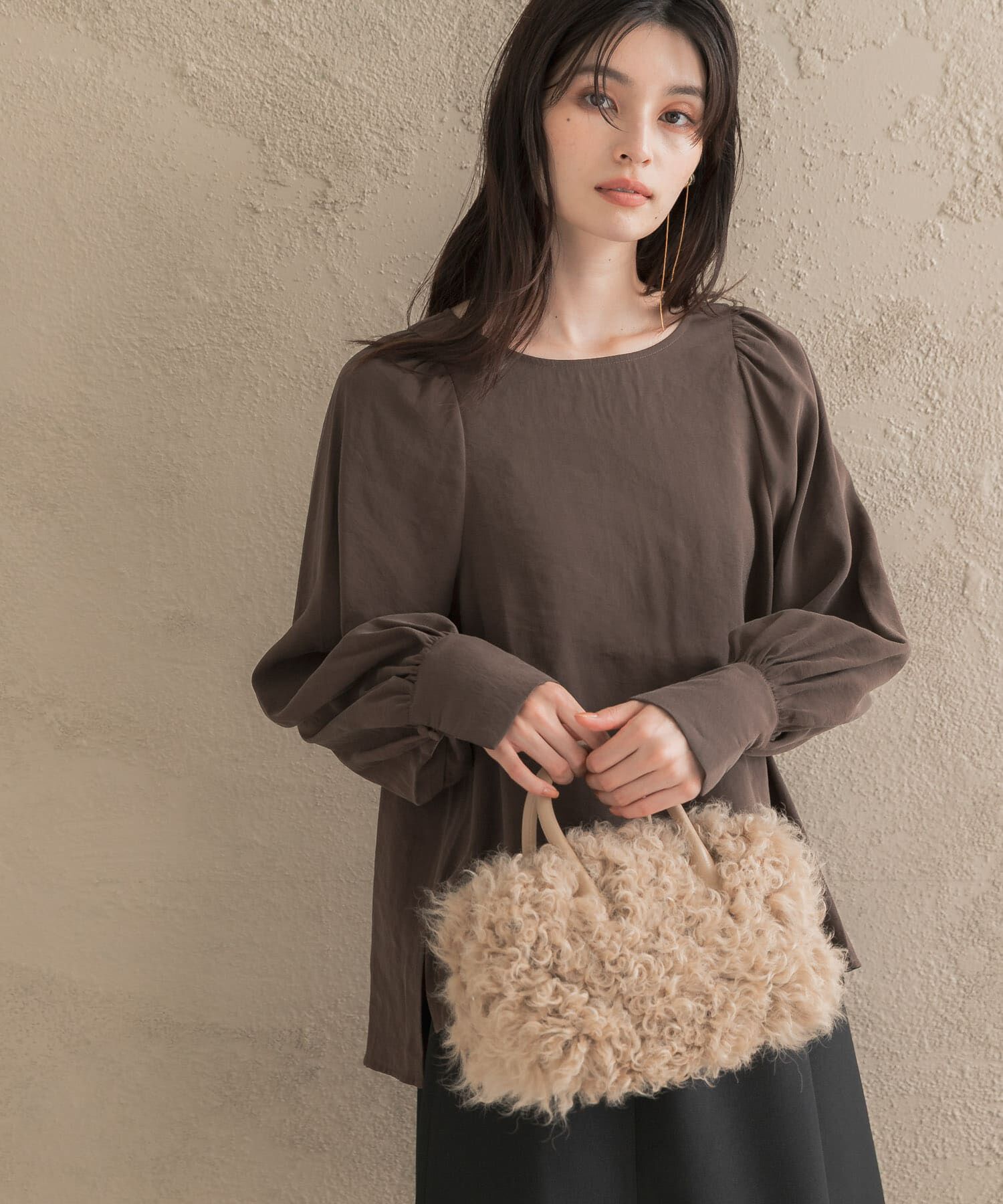 URBAN RESEARCH ROSSO「『WEB/一部店舗限定』ギャザーショルダーバックリボンブラウス」|シャツ・ブラウス|