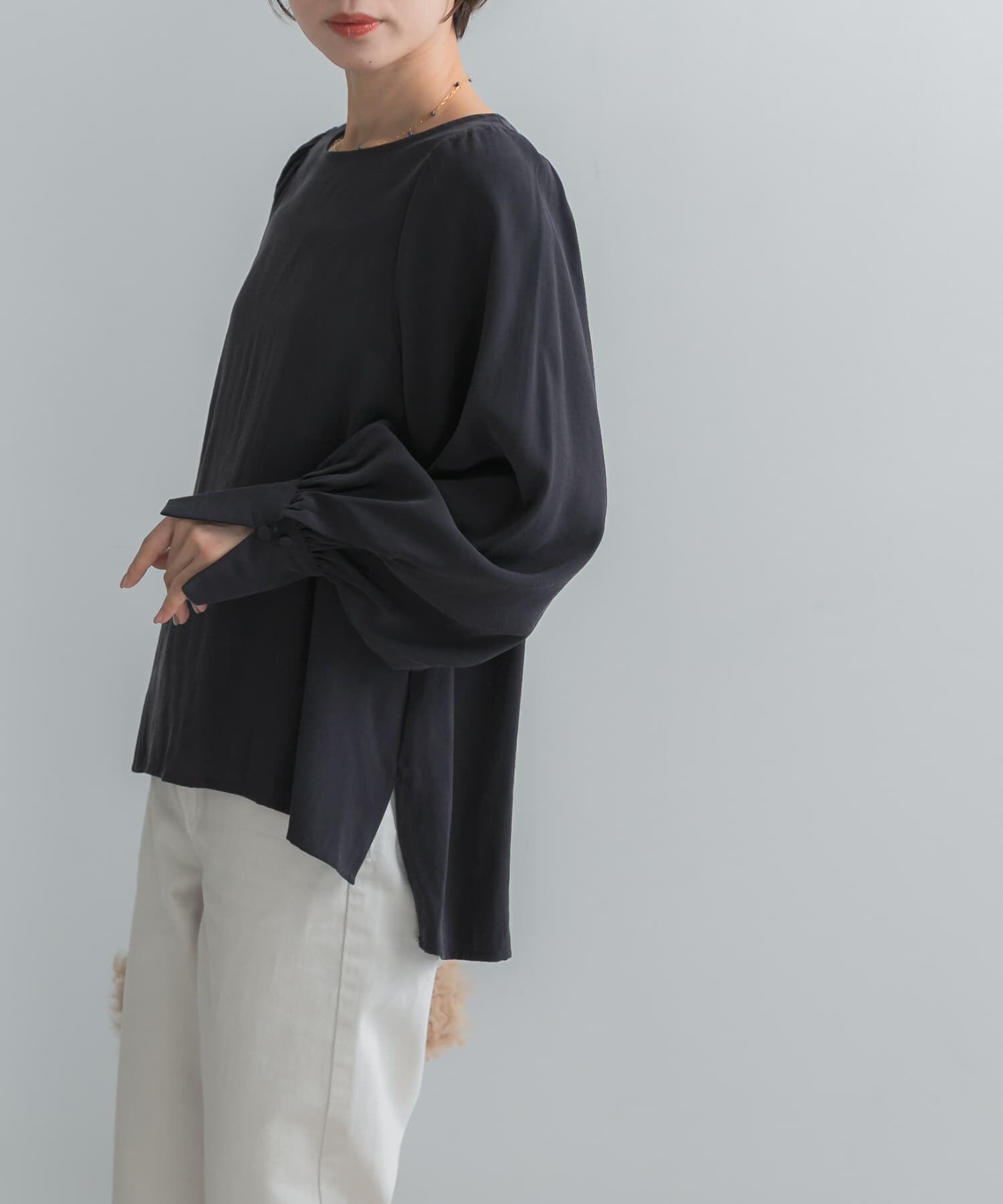 URBAN RESEARCH ROSSO「『WEB/一部店舗限定』ギャザーショルダーバックリボンブラウス」|シャツ・ブラウス|