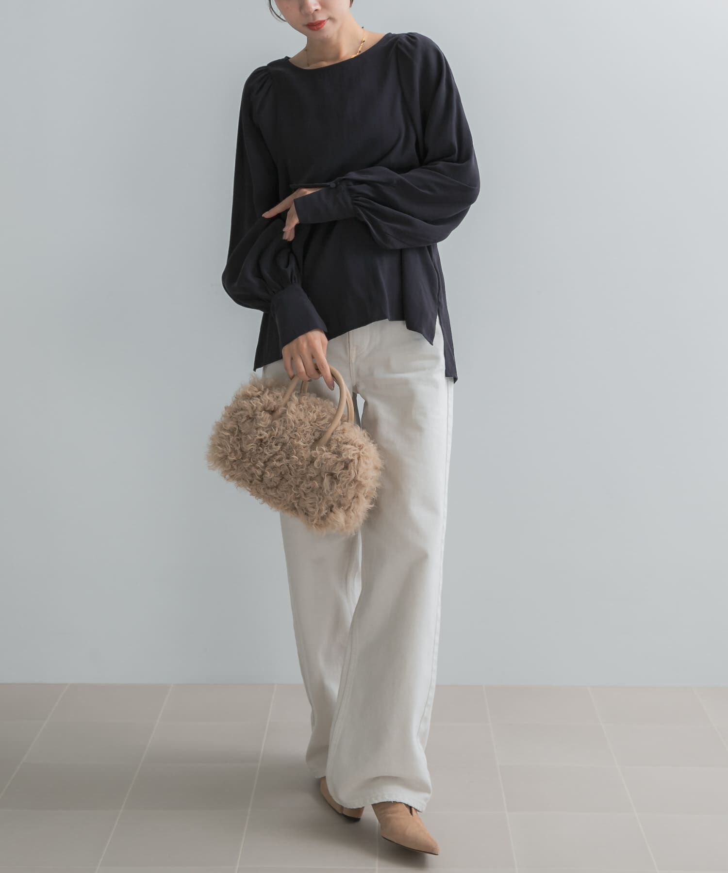 URBAN RESEARCH ROSSO「『WEB/一部店舗限定』ギャザーショルダーバックリボンブラウス」|シャツ・ブラウス|