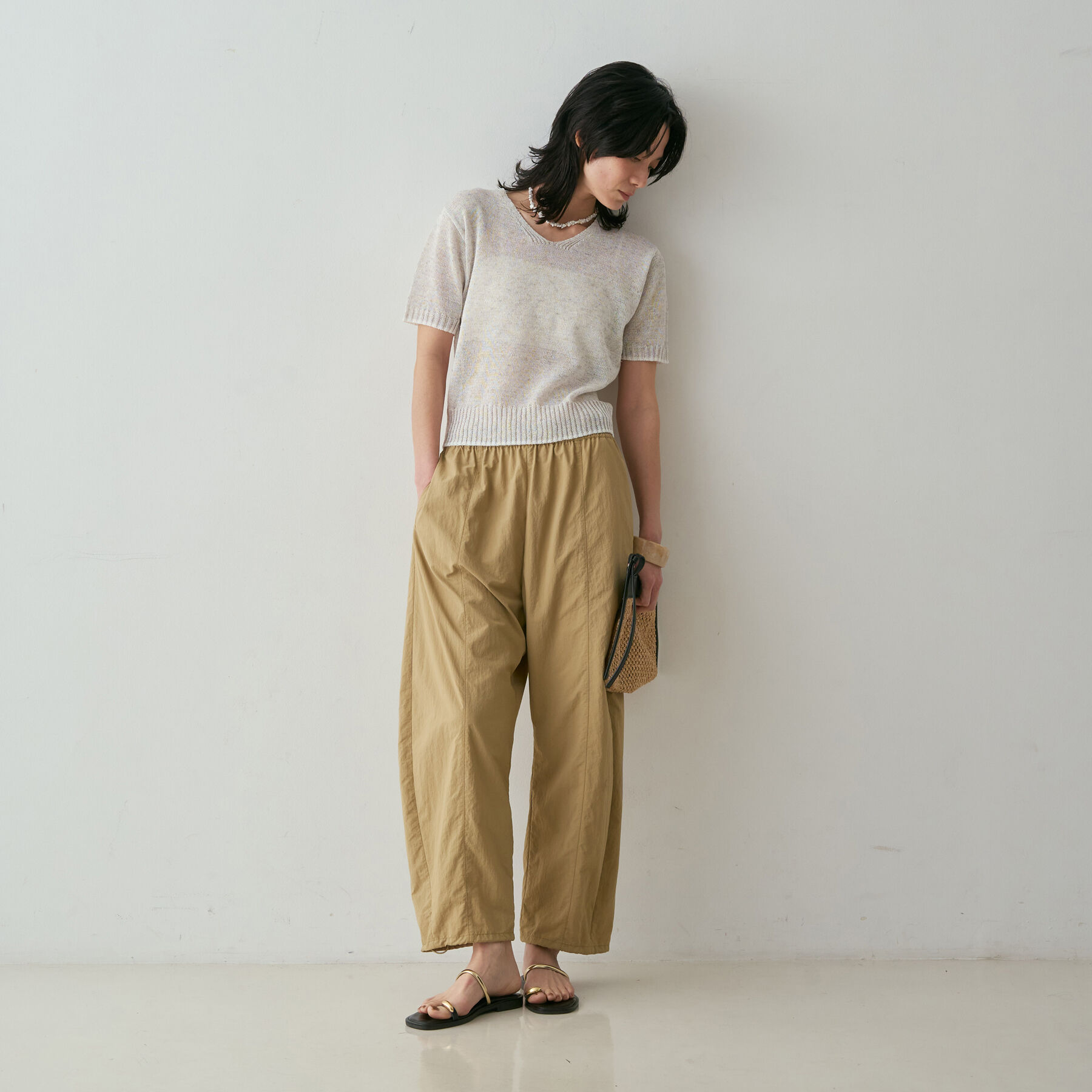 qualite「【きれいめ夏ニットはコレ！】カラーポリリネンVネックニット」|ニット・セーター|