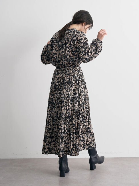YECCA VECCA「アブストラクトフラワー柄プリーツワンピース」|ワンピース|