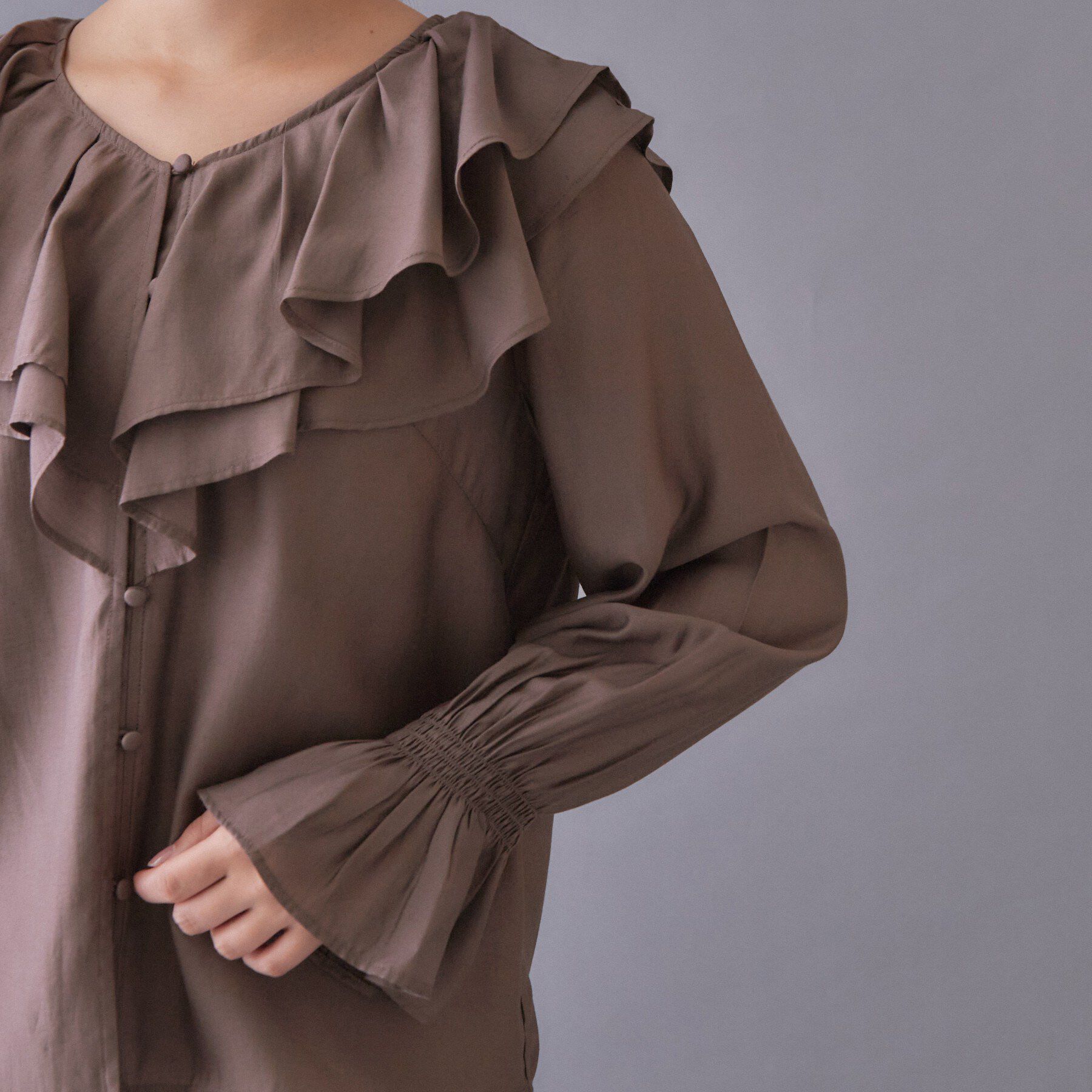 index「セミシアーフリルブラウス【洗濯機OK】」|シャツ・ブラウス|