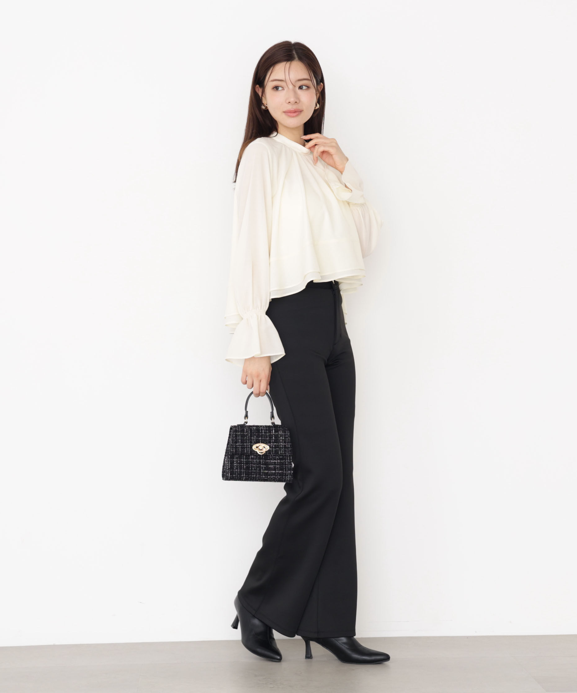 PROPORTION BODY DRESSING「＜ウォッシャブル＞ヘムフレアブラウス 25AW」|シャツ・ブラウス|