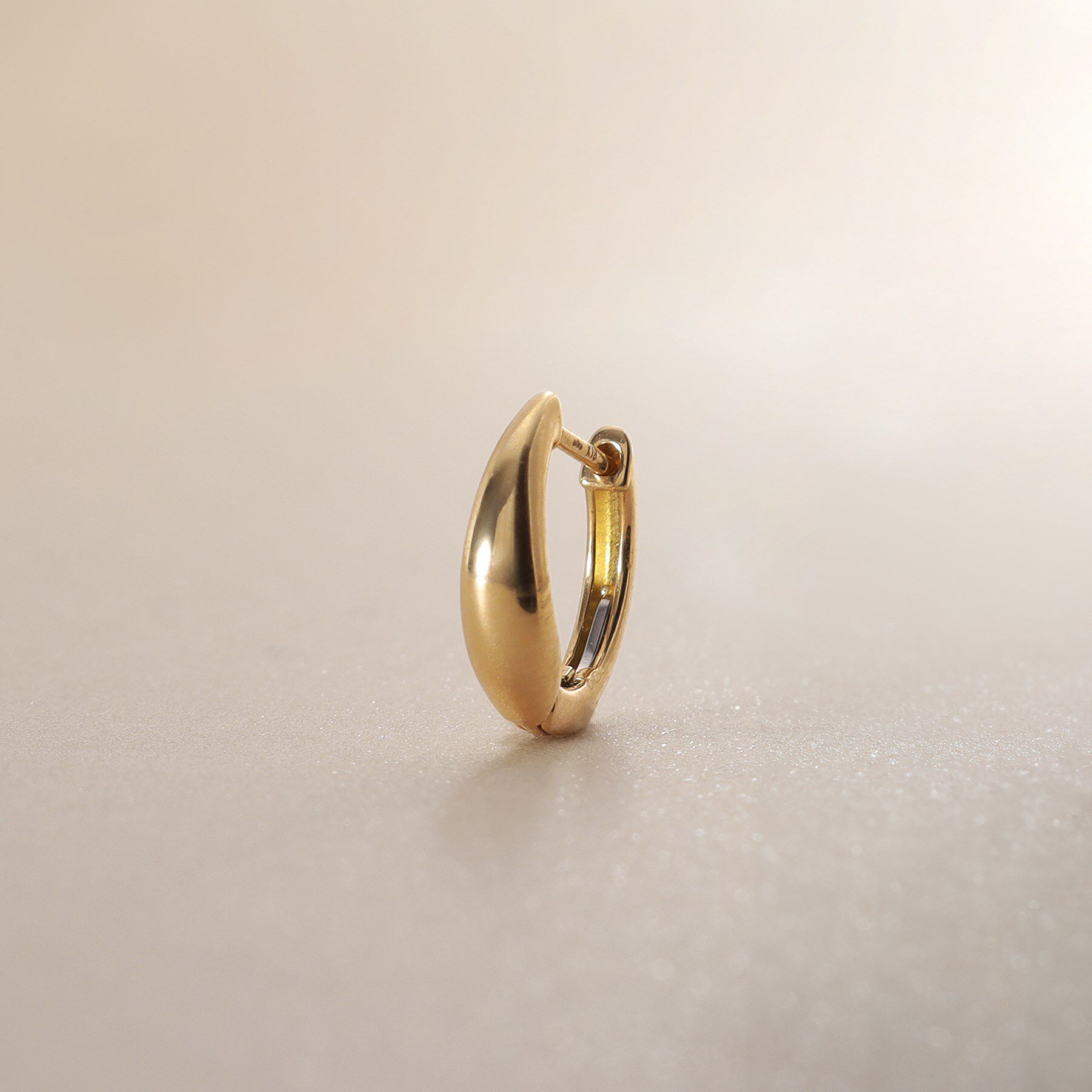 COCOSHNIK「K18月甲 ワンタッチピアス」|ピアス|