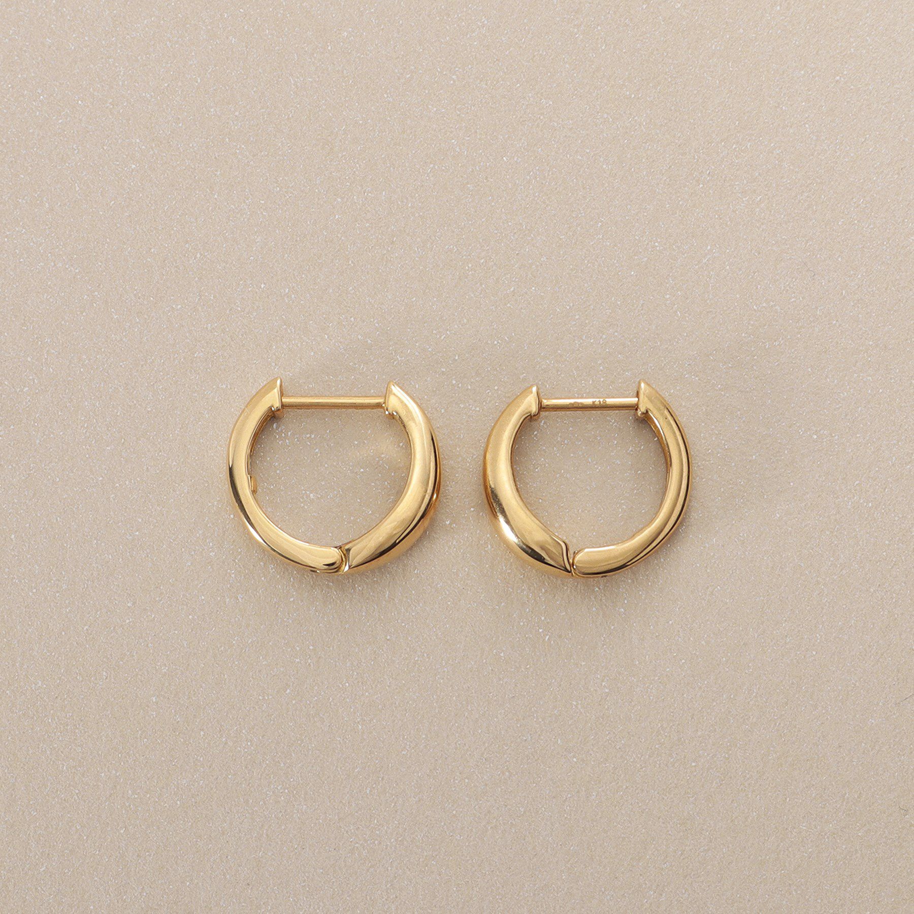 COCOSHNIK「K18月甲 ワンタッチピアス」|ピアス|