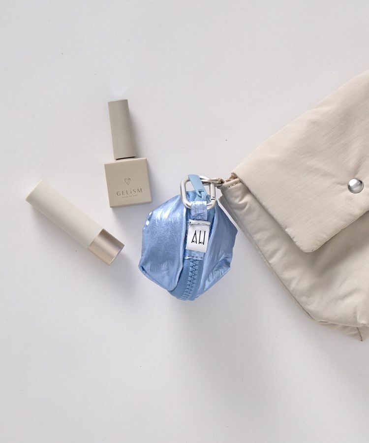 AMERICAN HOLIC「【ホリホリ】シャイニーキューブポーチチャーム」|その他|Light Blue