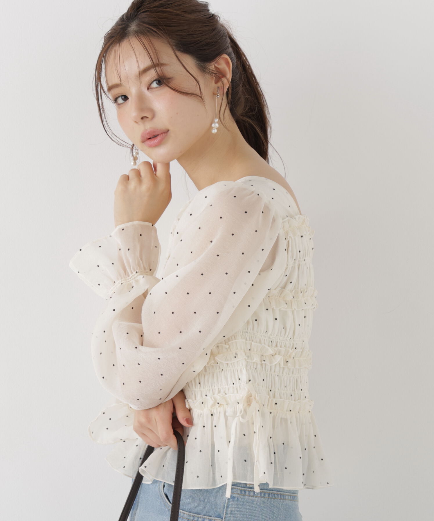 PROPORTION BODY DRESSING「＜a/mie＞シャーリングフリルキャンディースリーブブラウス」|シャツ・ブラウス|