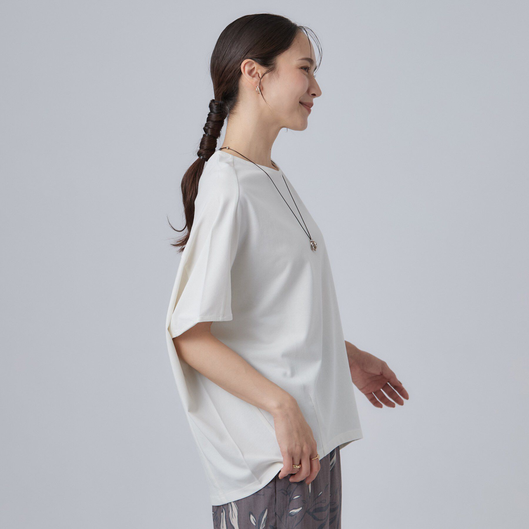 SHOO･LA･RUE「【洗濯機可/体型カバー】インせず着られる 上品見えのドルマントップス」|Tシャツ・カットソー|