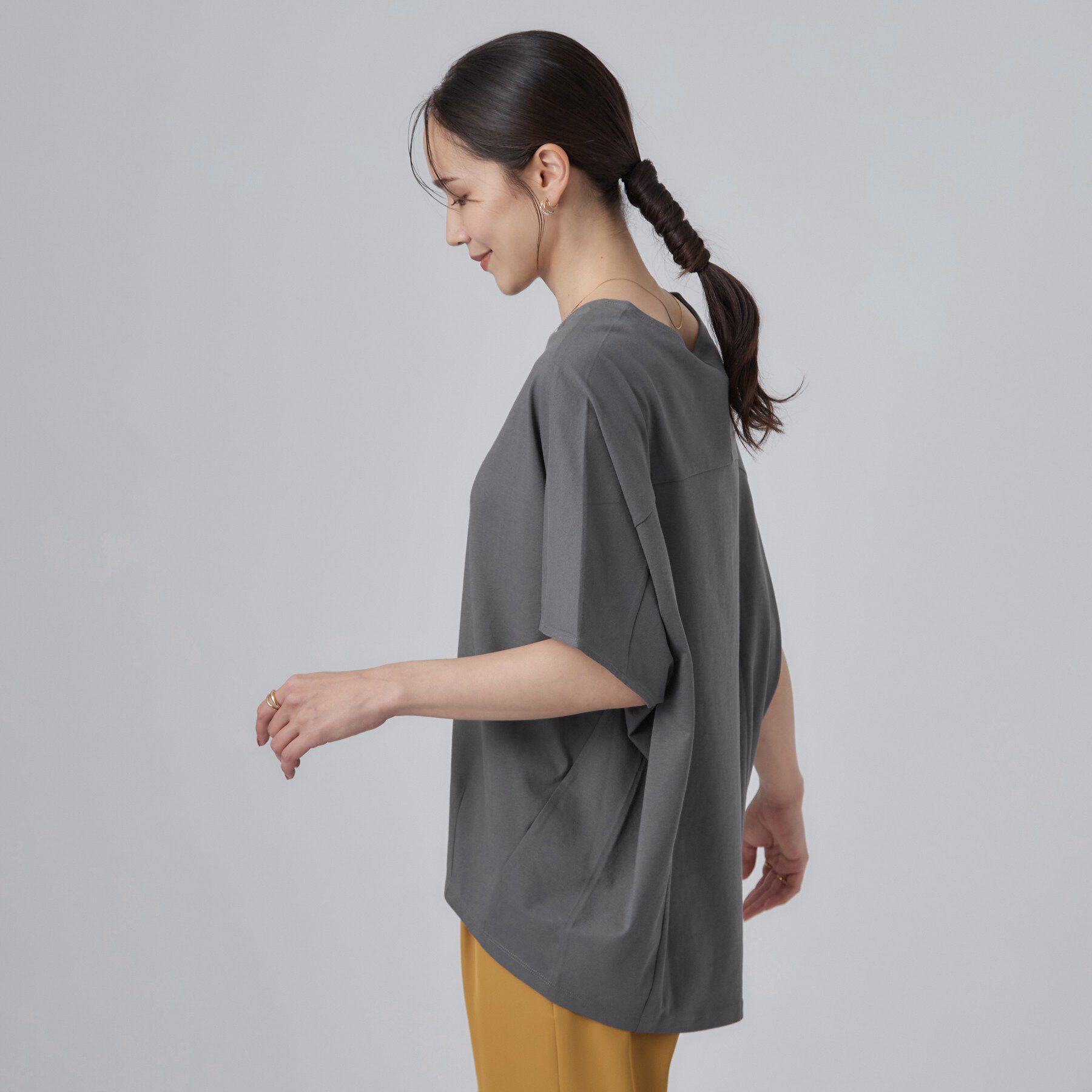 SHOO･LA･RUE「【洗濯機可/体型カバー】インせず着られる 上品見えのドルマントップス」|Tシャツ・カットソー|