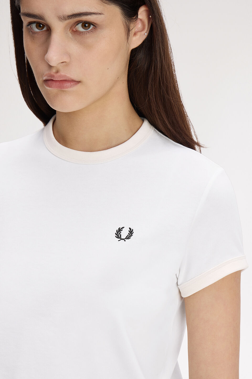 FRED PERRY 「Laurel Wreath Badge T-Shirt／ローレルリースバッジTシャツ」|Tシャツ・カットソー|