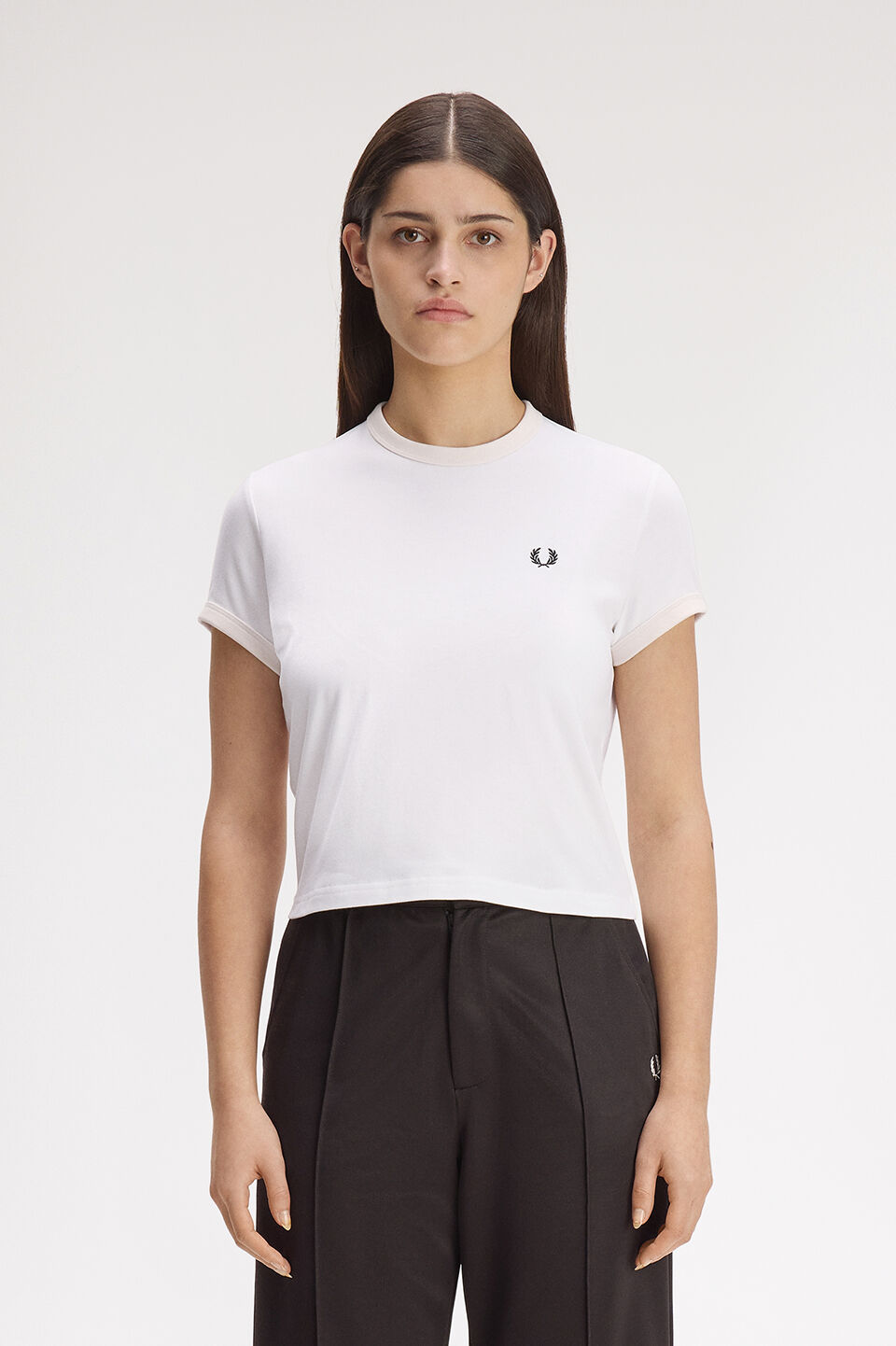 FRED PERRY 「Laurel Wreath Badge T-Shirt／ローレルリースバッジTシャツ」|Tシャツ・カットソー|