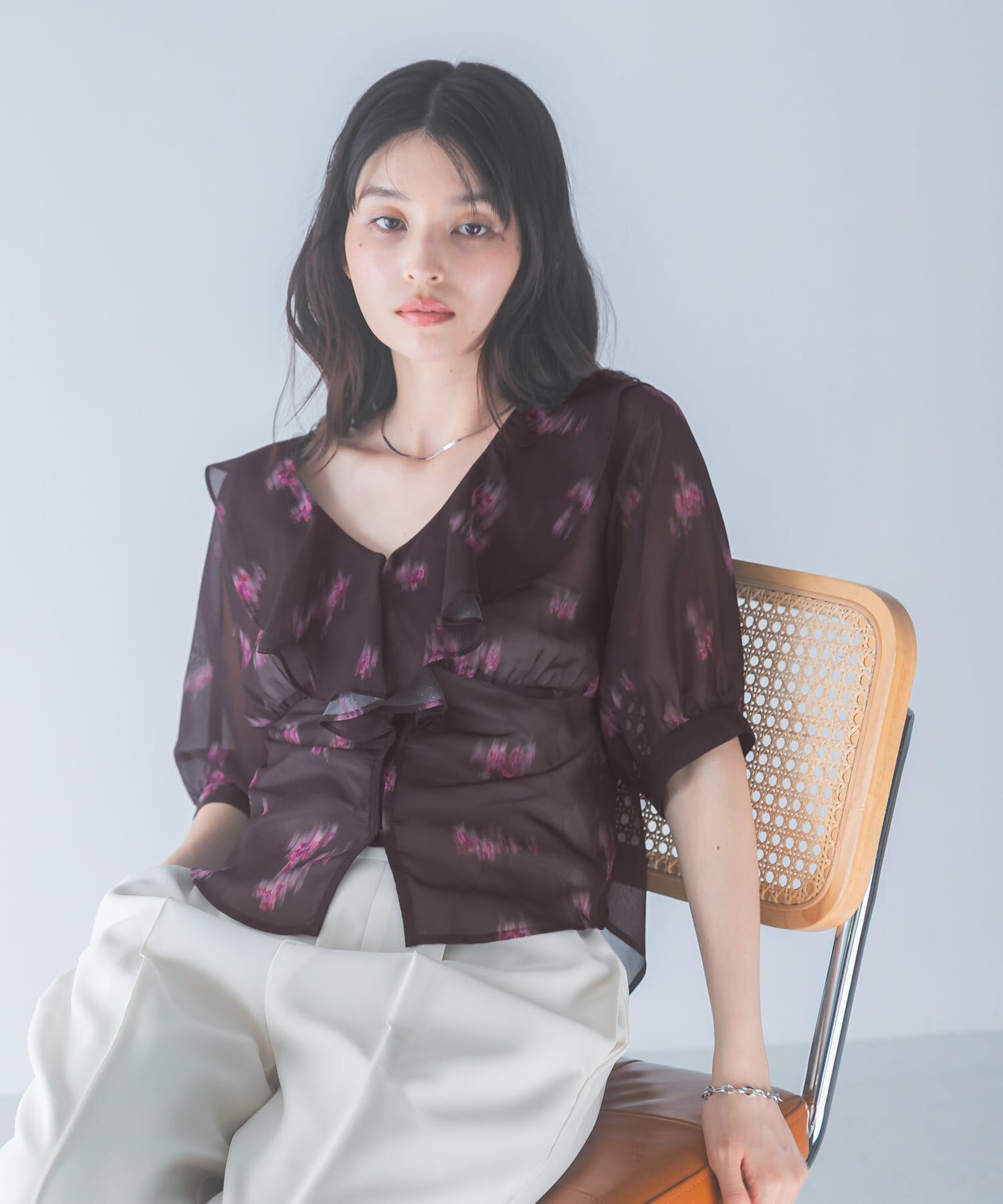 URBAN RESEARCH ROSSO「ダークプリントフリルブラウス」|シャツ・ブラウス|ブラウン