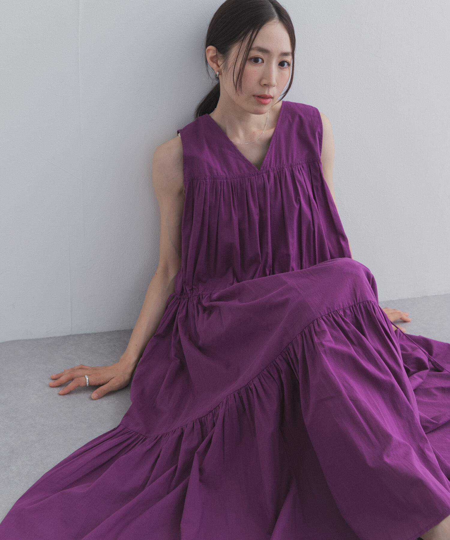 URBAN RESEARCH DOORS「ノースリーブティアードワンピース」|ワンピース|パープル