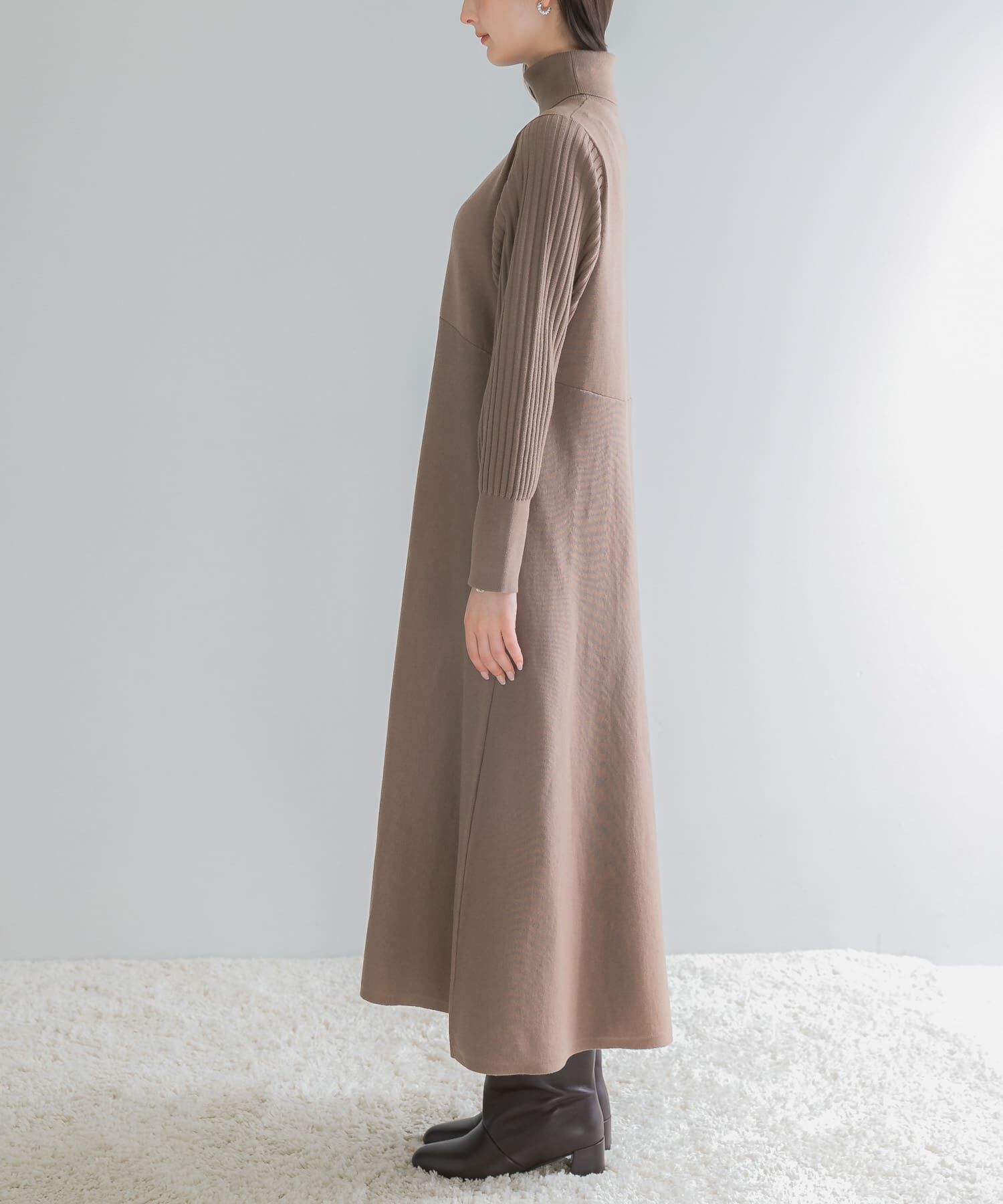 URBAN RESEARCH ROSSO「『WEB/一部店舗限定』タートルネックデザインスリーブワンピース」|ワンピース|