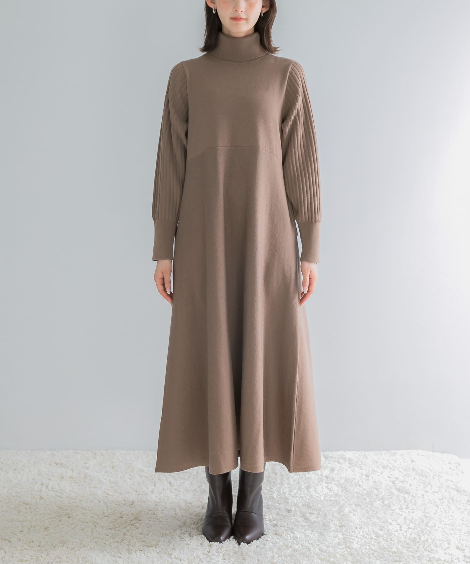 URBAN RESEARCH ROSSO「『WEB/一部店舗限定』タートルネックデザインスリーブワンピース」|ワンピース|